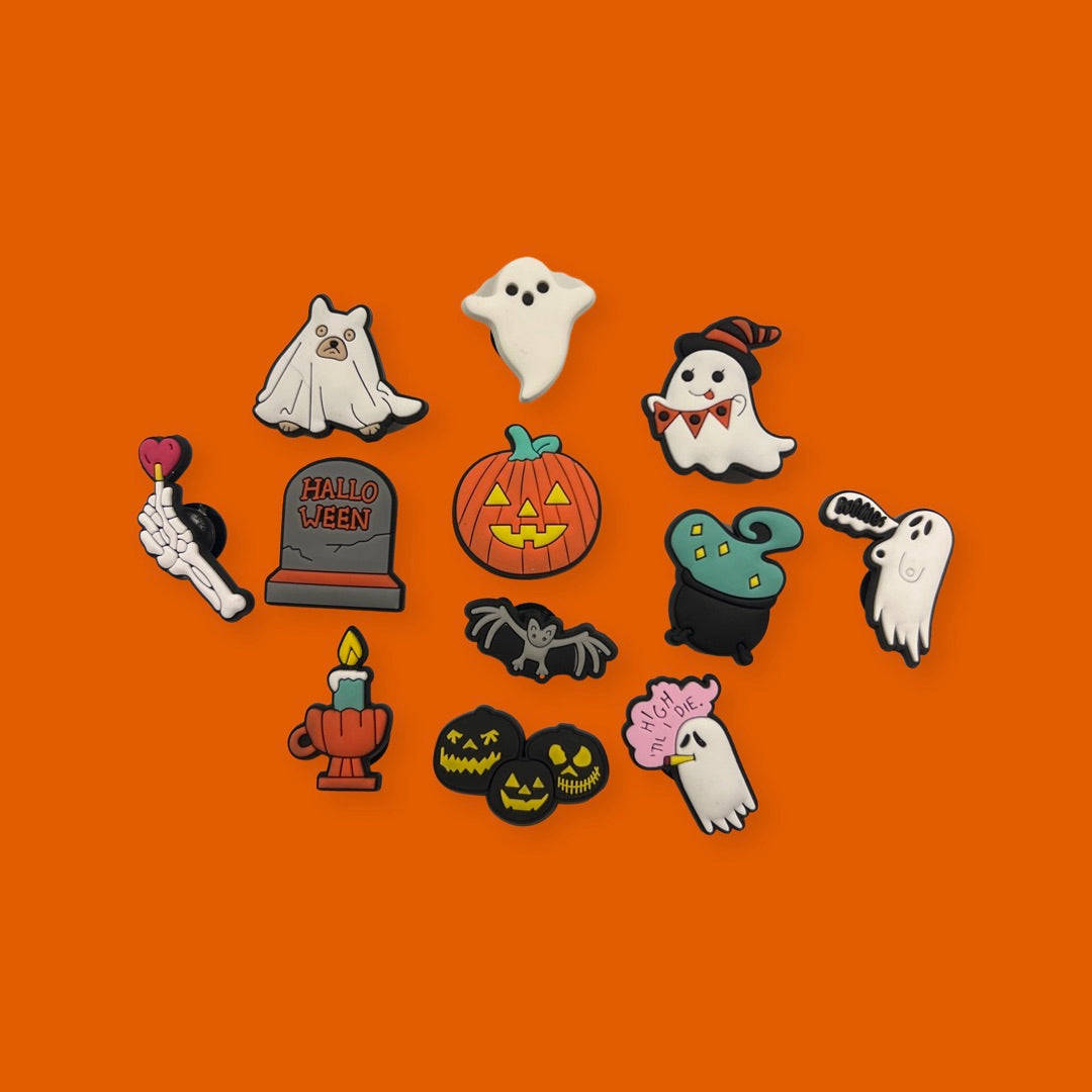Halloweenpins-set. (no Translation Needed As It Is The Same In Swedish) Wallpaper