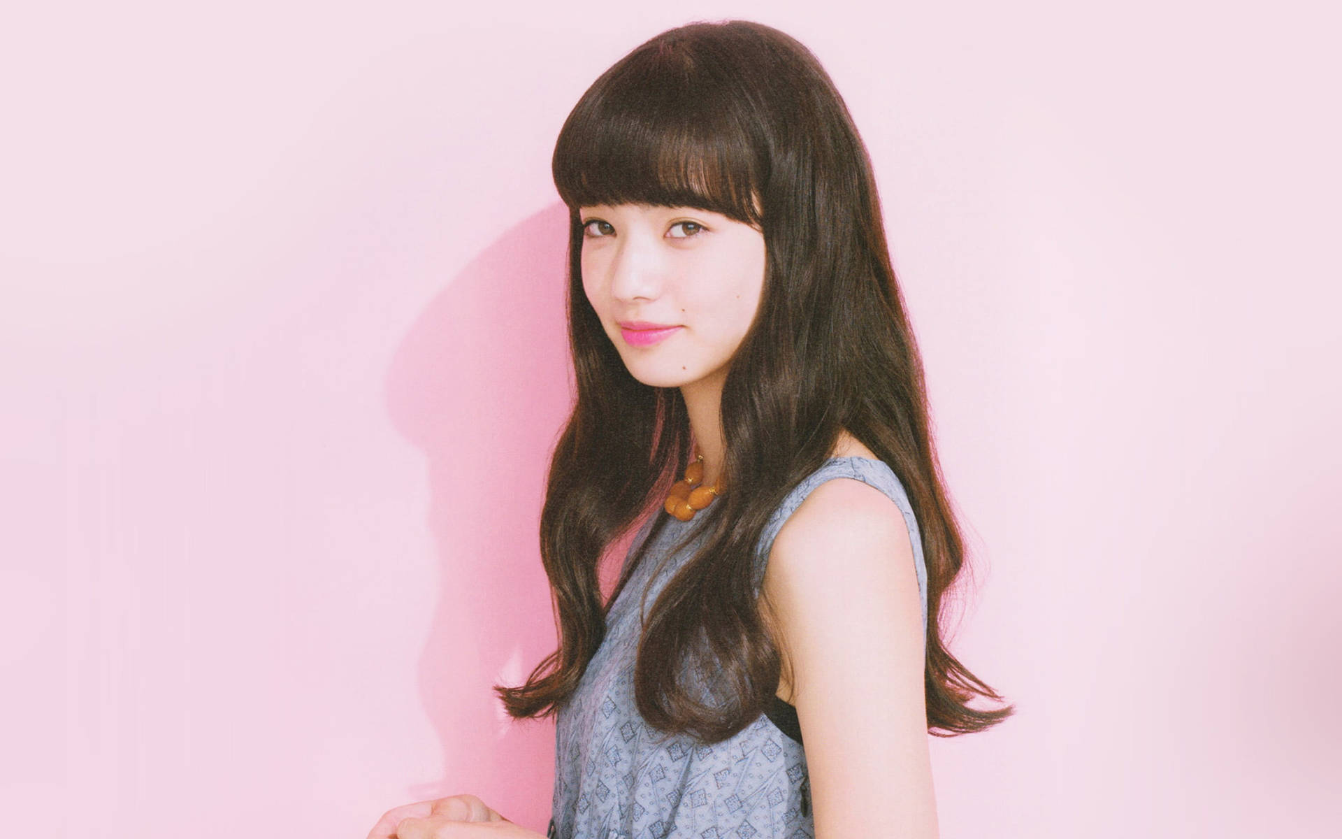 Cute Japanese Girl With Wavy Hair Wallpaper