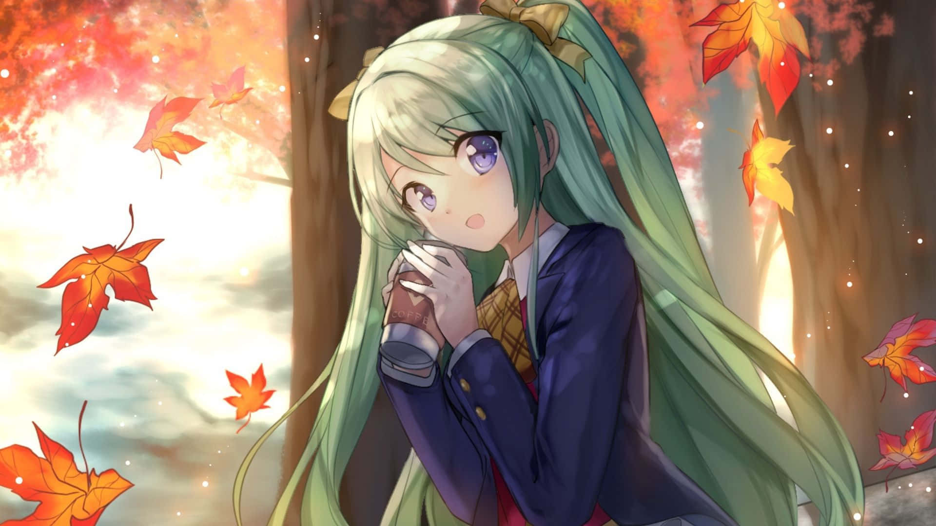 En pige med langt hår og grønne øjne sidder i en skovåbning. Wallpaper