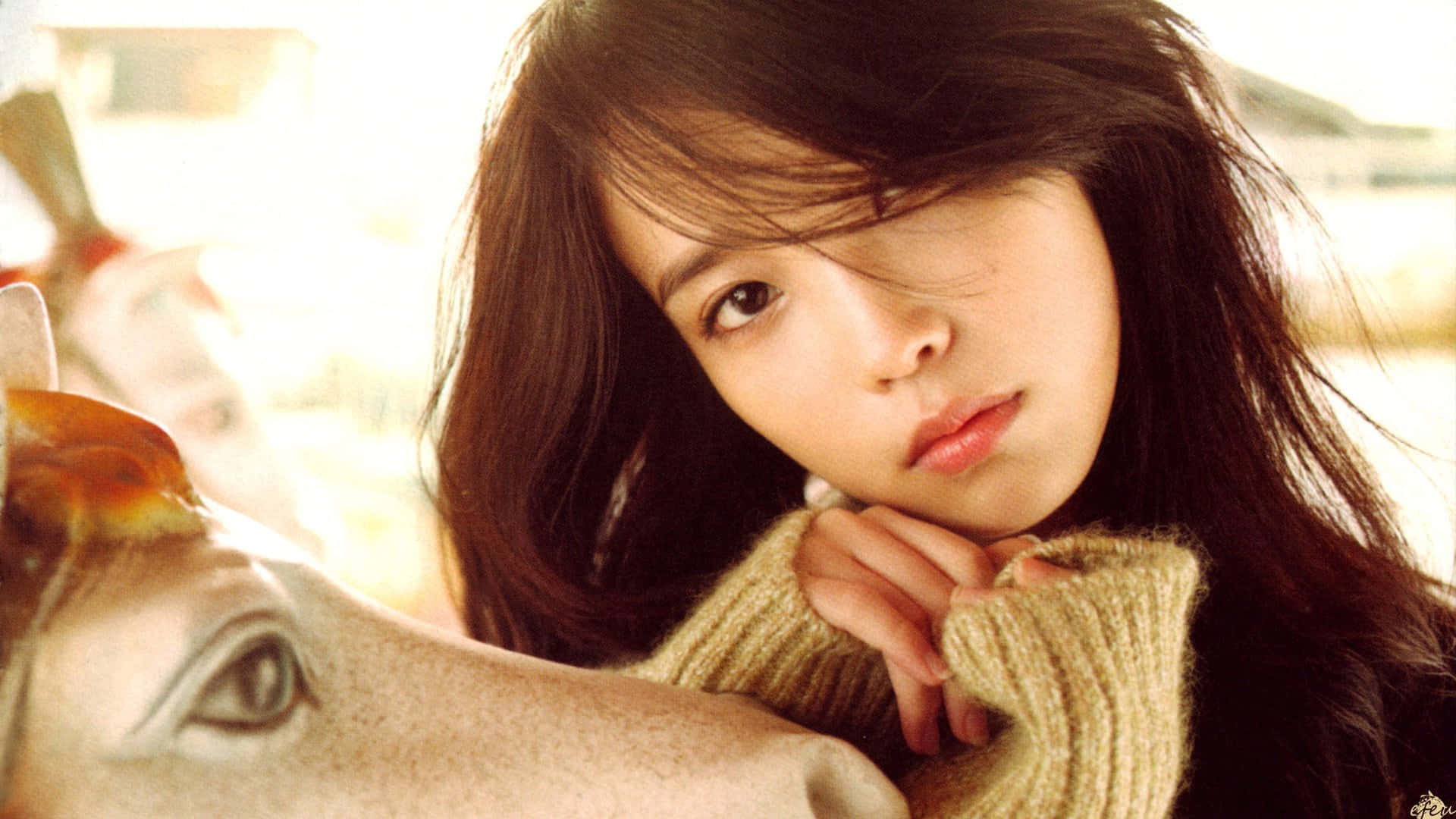 Cute Korean Singer Iu Green Knit Sweater Wallpaper