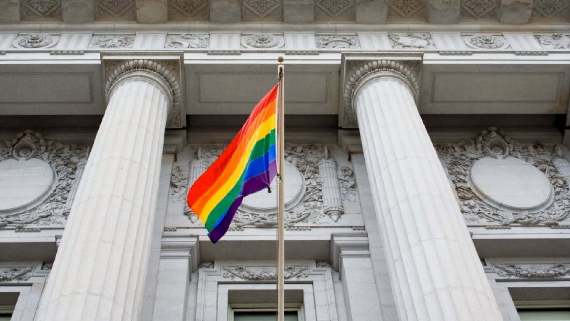 Sød LGBT Rainbow Flag San Francisco City Hall Foto Tapet Wallpaper