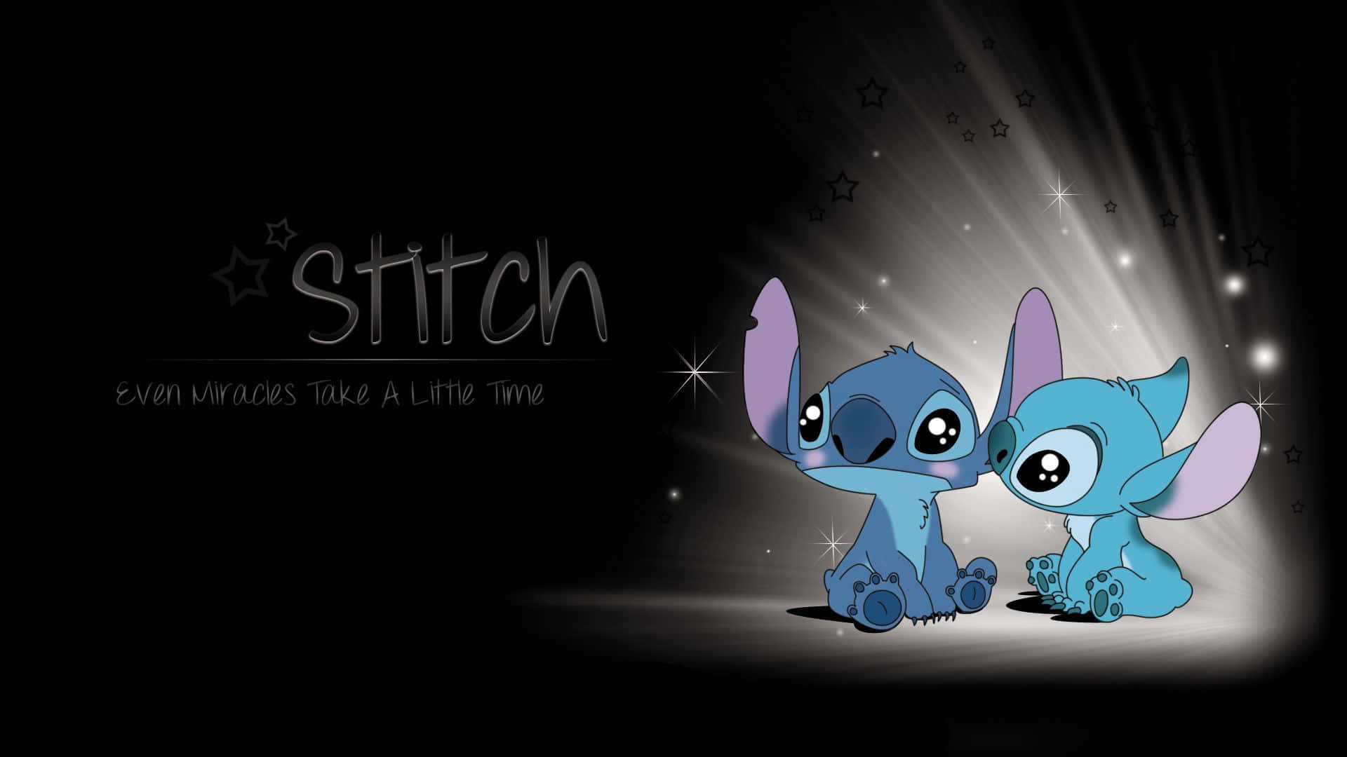 Adorablelilo Y Stitch Disfrutando De Un Reconfortante Abrazo. Fondo de pantalla