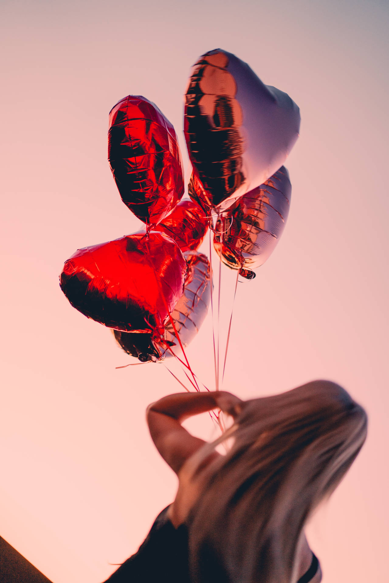 Cute Love Girl With Red Balloons Wallpaper