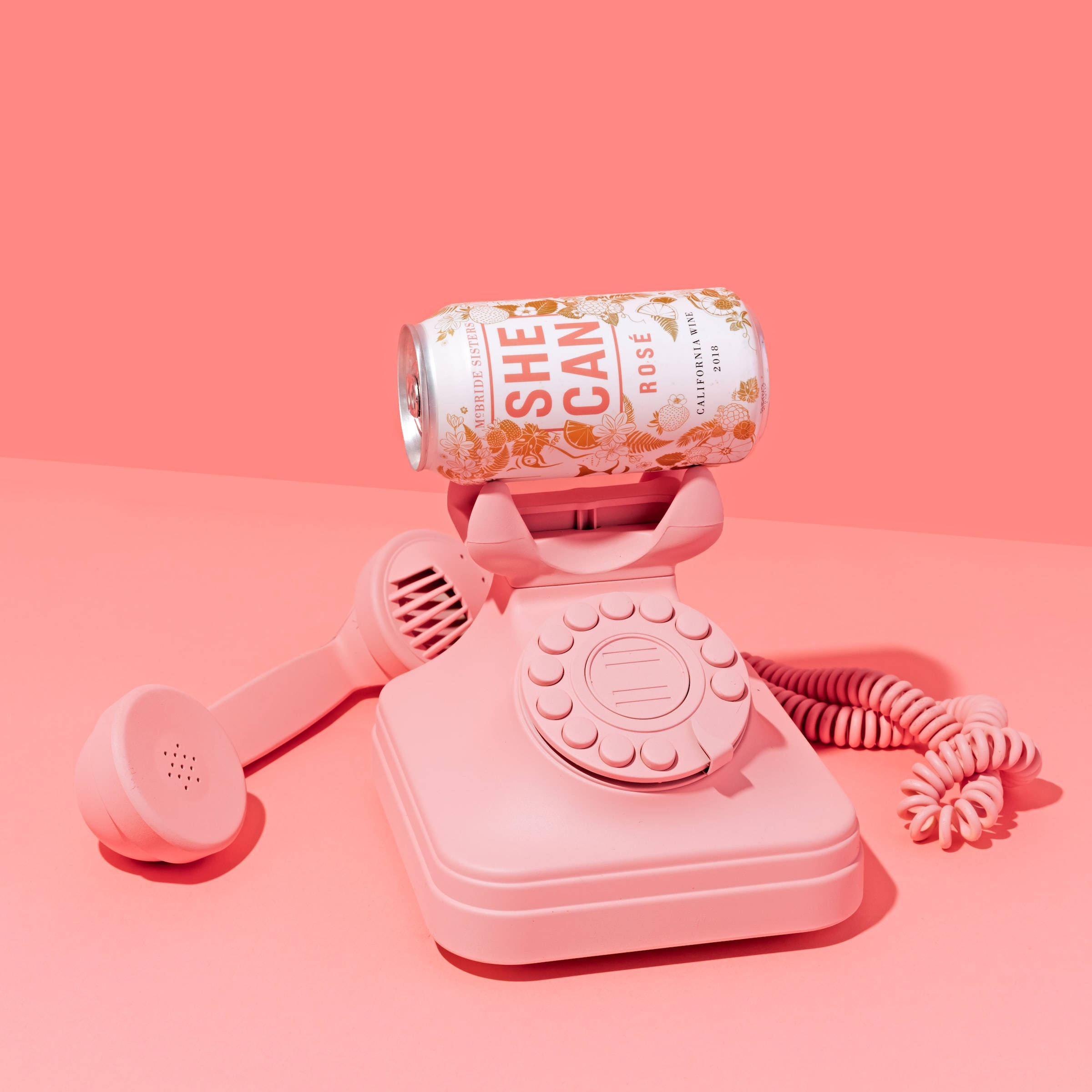 Cute Pink Aesthetic Telephone And Wine Picture