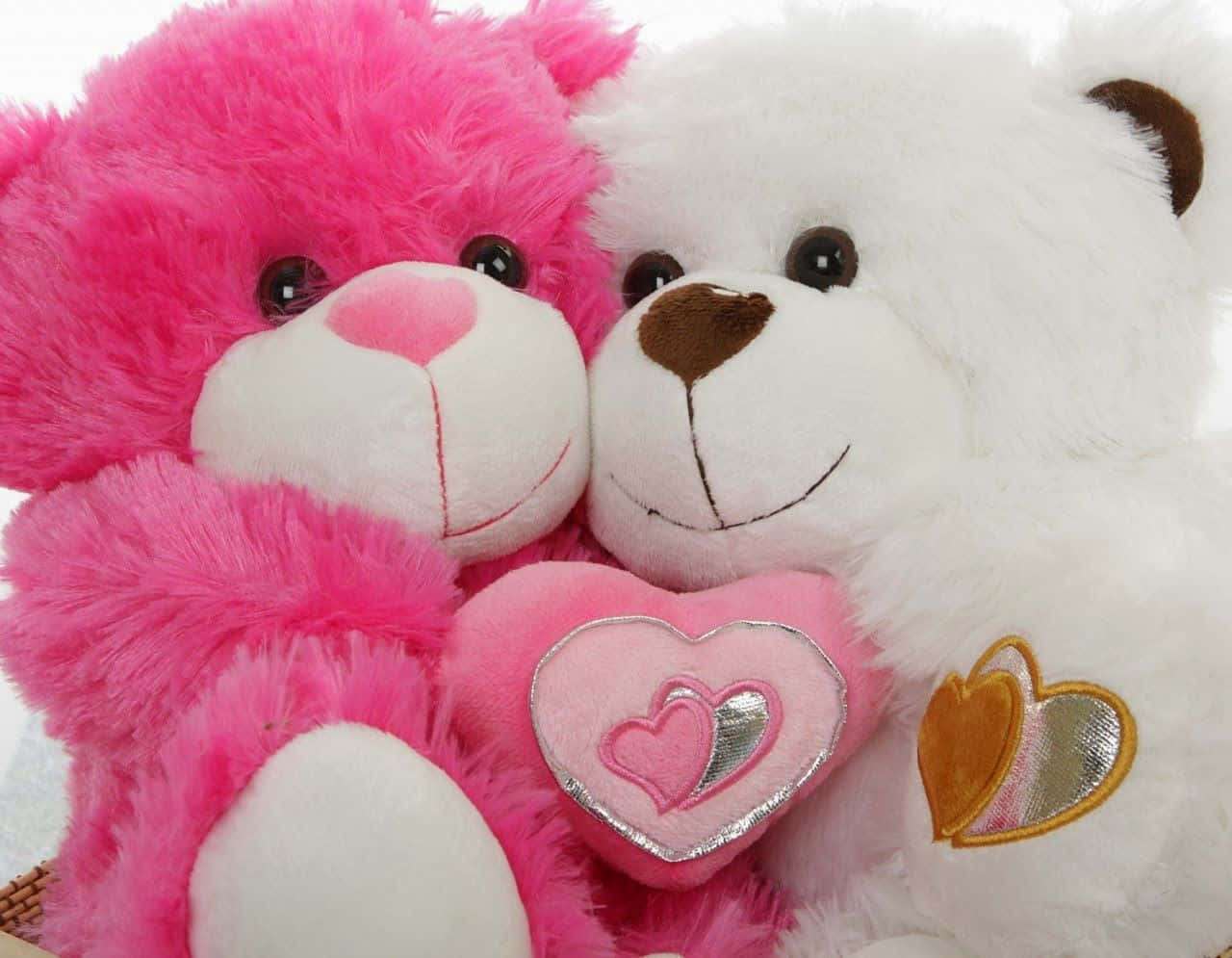 Sød lyserød Teddybjørn der krammer et hjerte Wallpaper