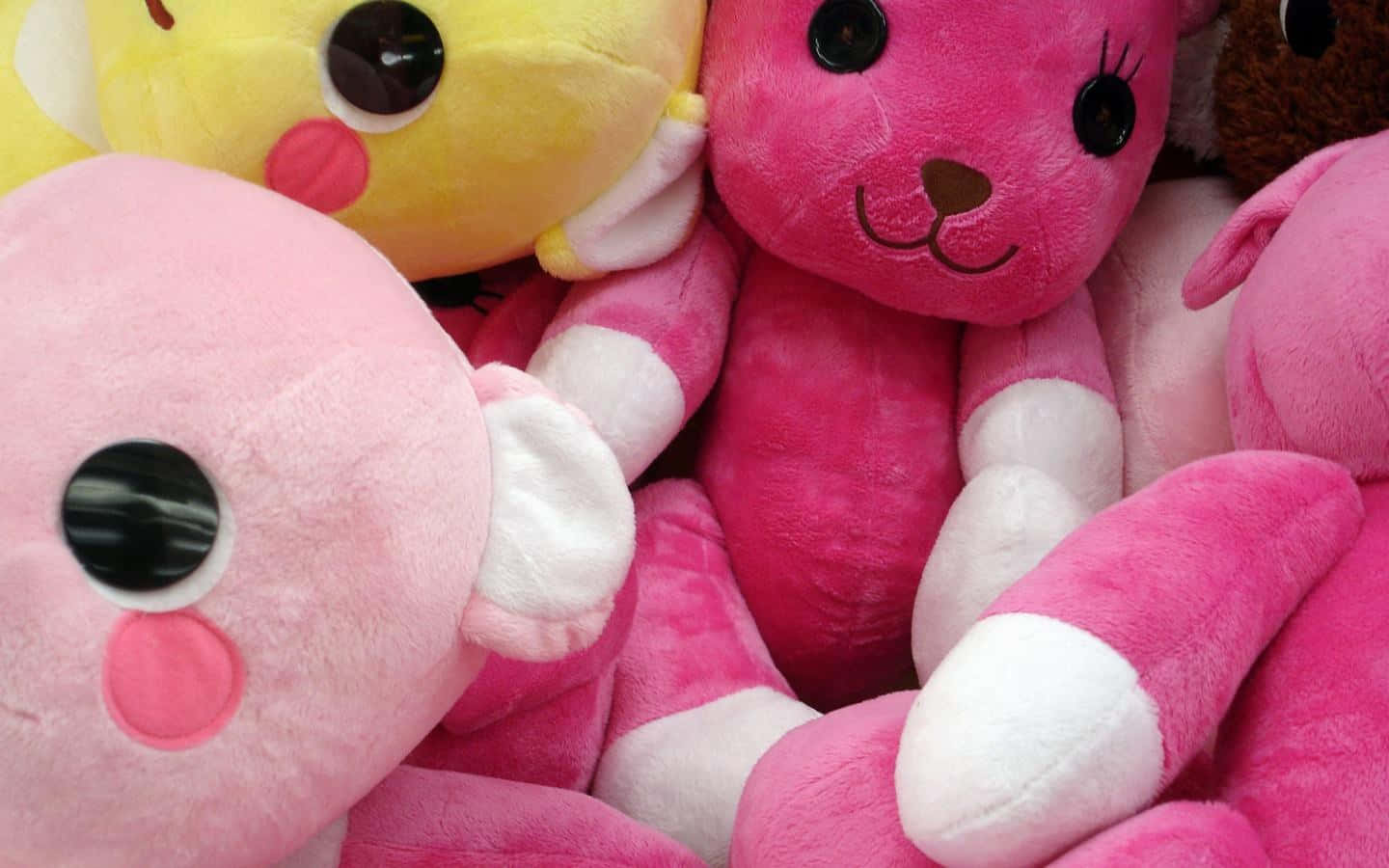Cute Pink Teddy Bear Valentine's Day Wallpaper