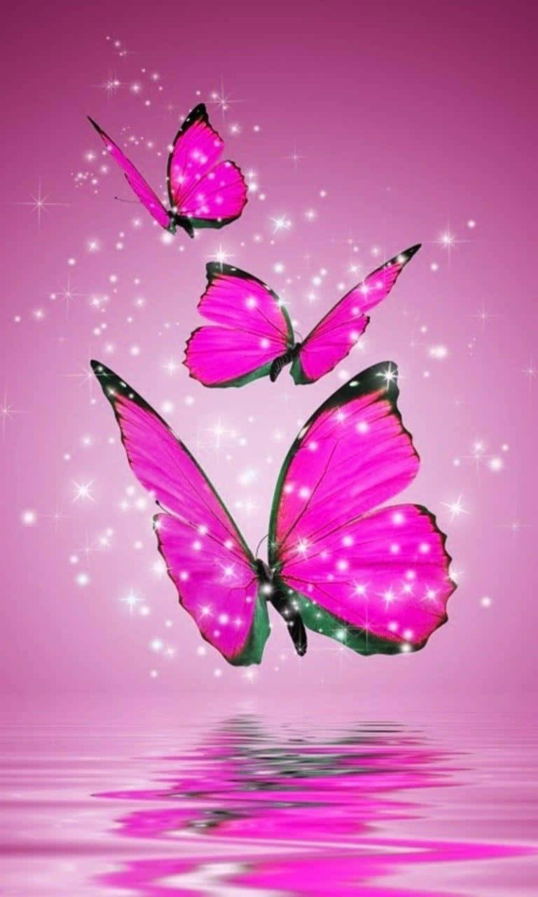 Einwunderschöner Lila Schmetterling Flattert Vorbei. Wallpaper