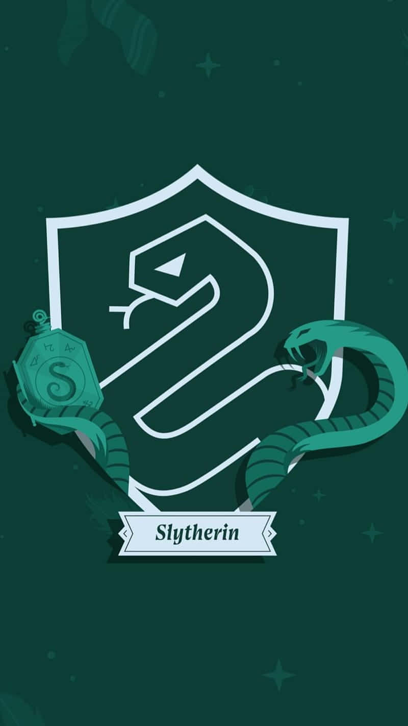 Unostudente Carino Di Slytherin Che Mostra Con Orgoglio La Sua Appartenenza A Hogwarts! Sfondo
