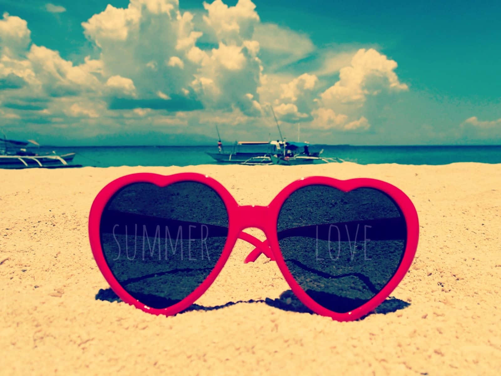 Cute Summer Desktop Heart-shaped Glasses Wallpaper