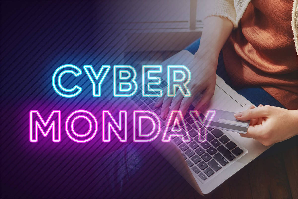 Cyber Monday Laptop And Credit Card Wallpaper