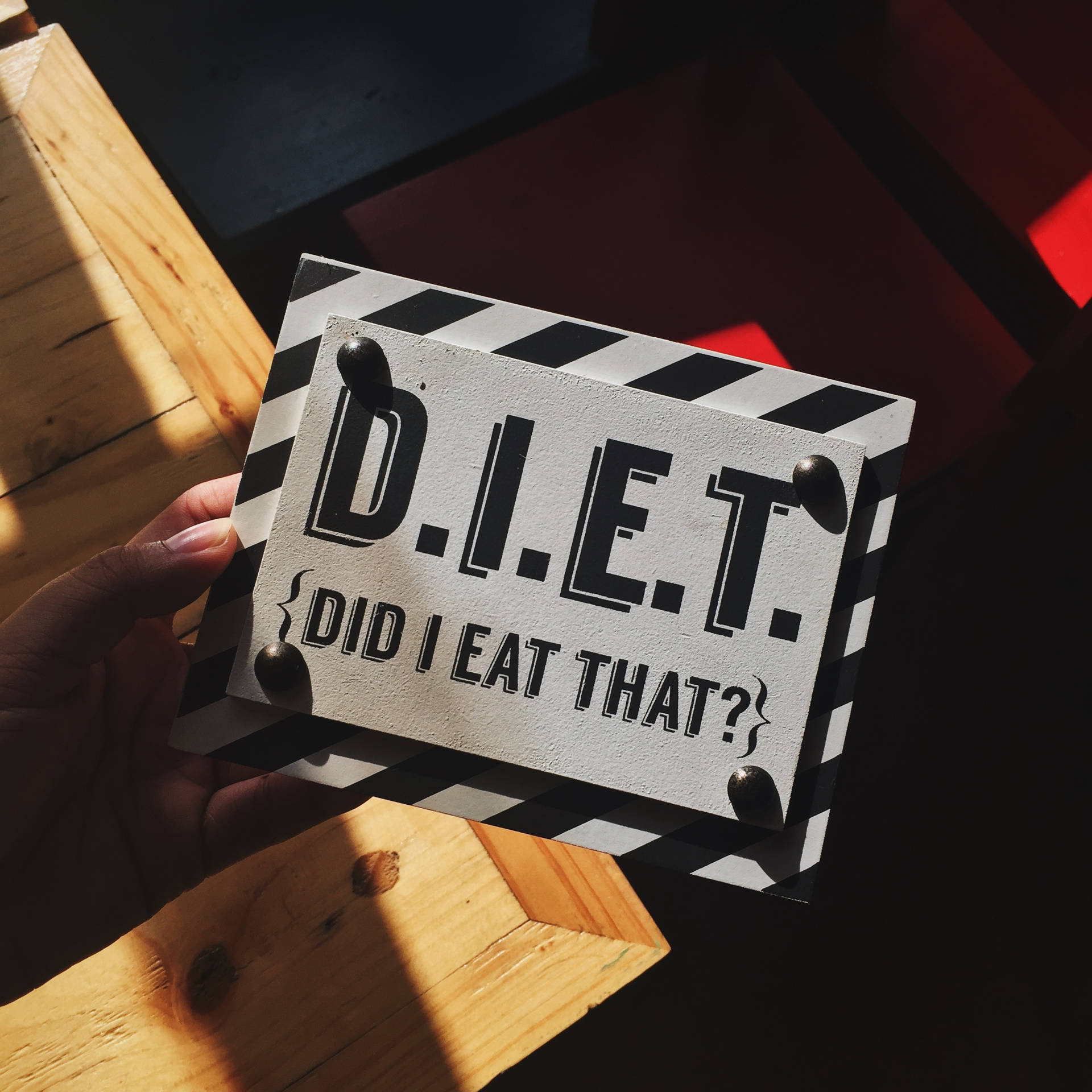 Going on a diet or not, decide for yourself! Wallpaper