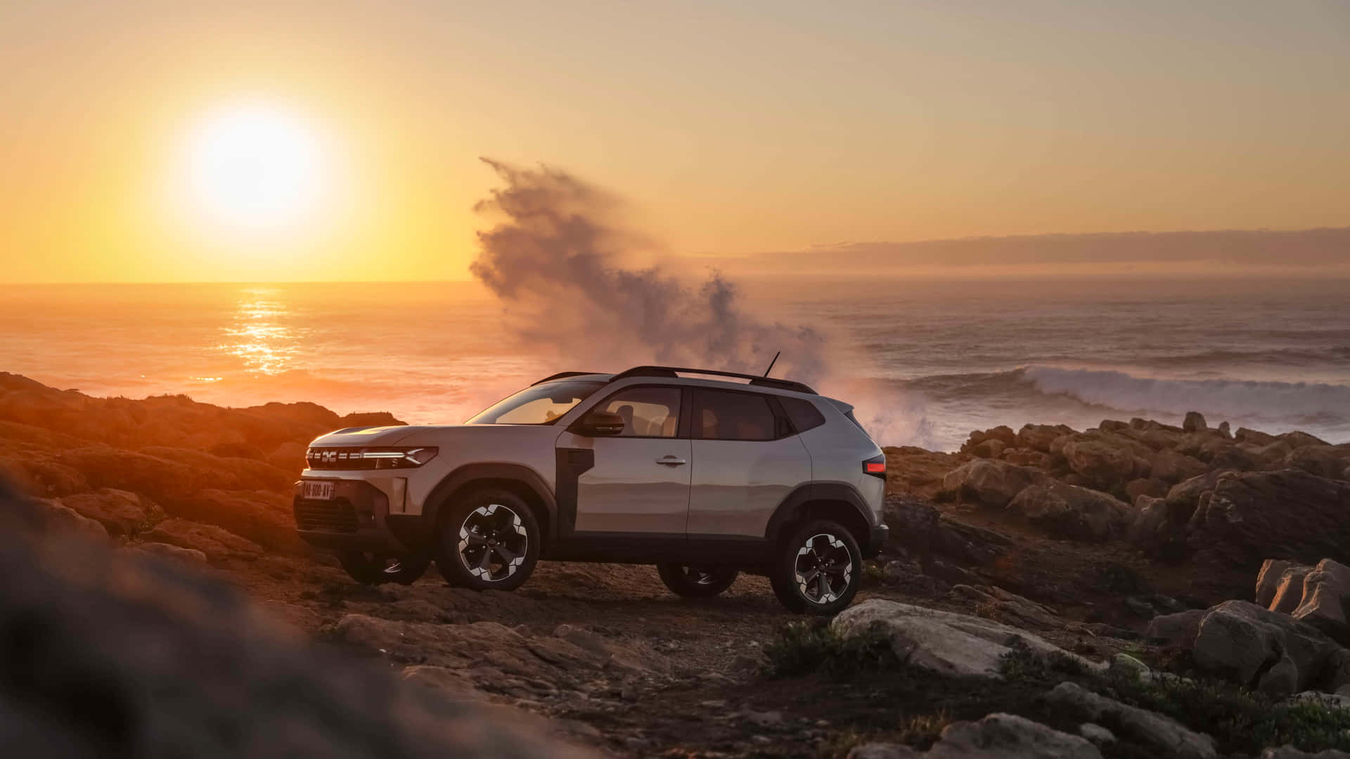 Dacia Duster Zonsondergang Strand Avontuur Achtergrond