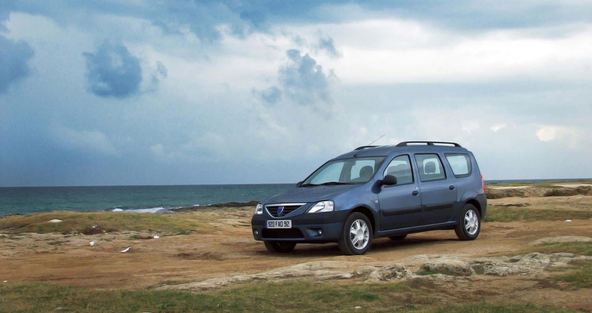 Dacia Logan - Enduring Sophistication Wallpaper