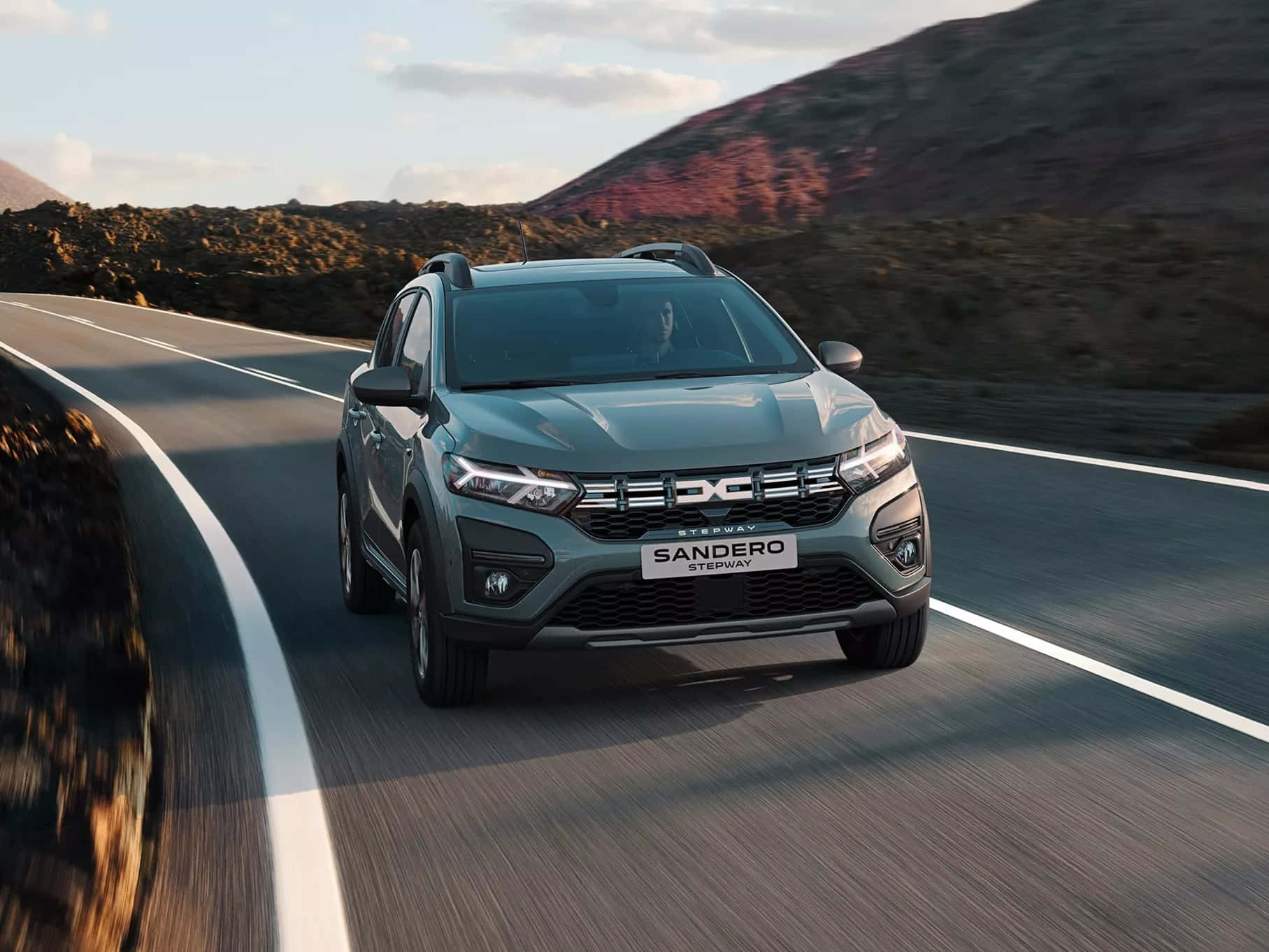 Dacia Sandero Rijden Op Snelweg Achtergrond