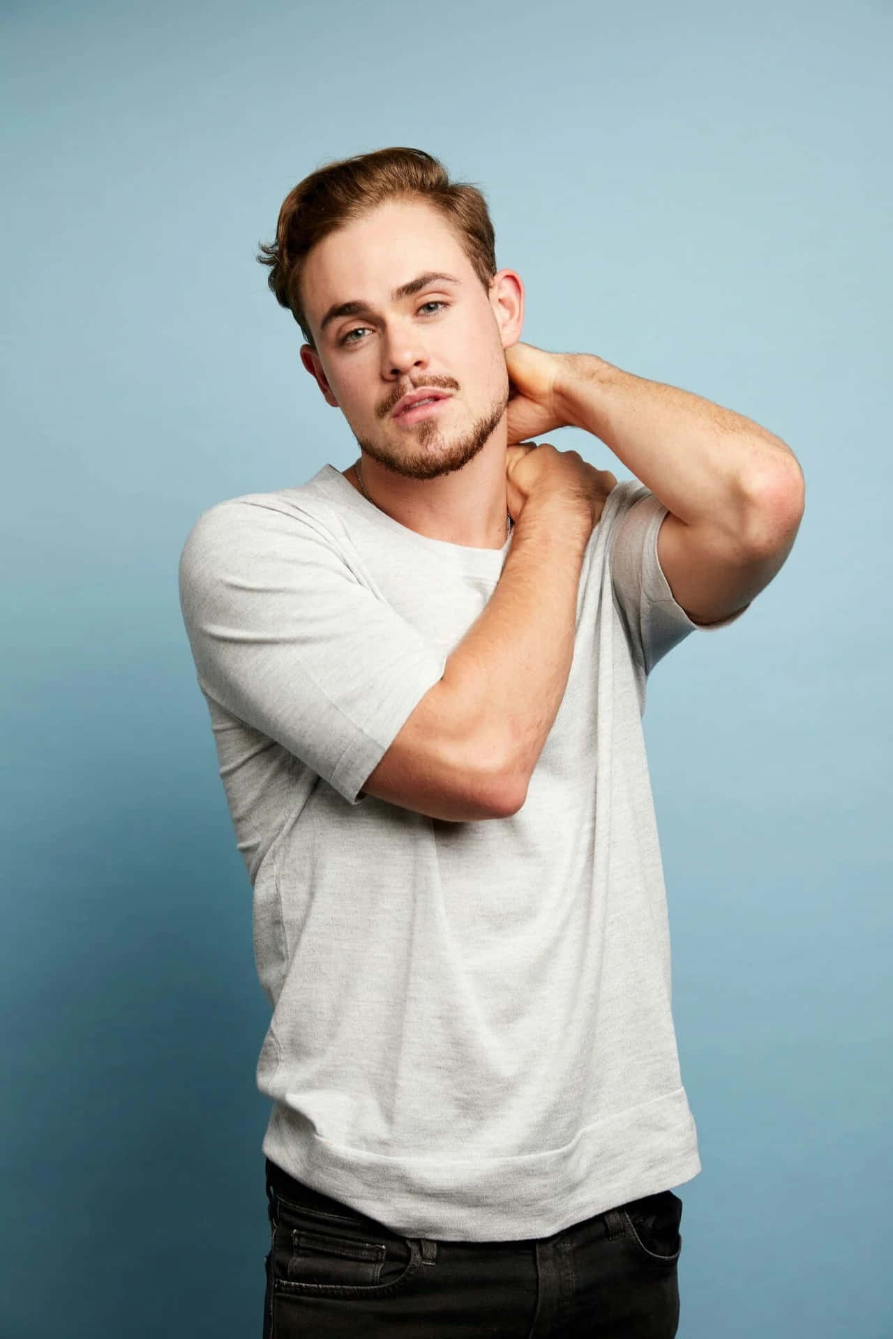 Download Dacre Montgomery Casual Pose Wallpaper 