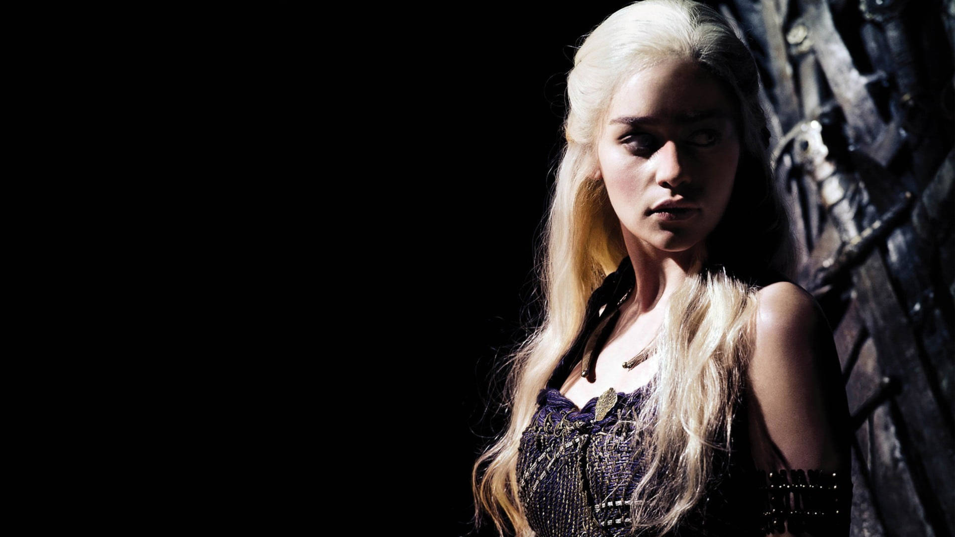 Daenerys Targaryen Black Theme Portrait