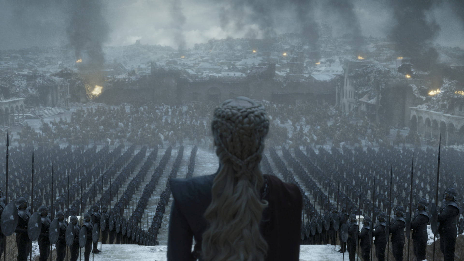 Daenerys Targaryen With Army Wallpaper