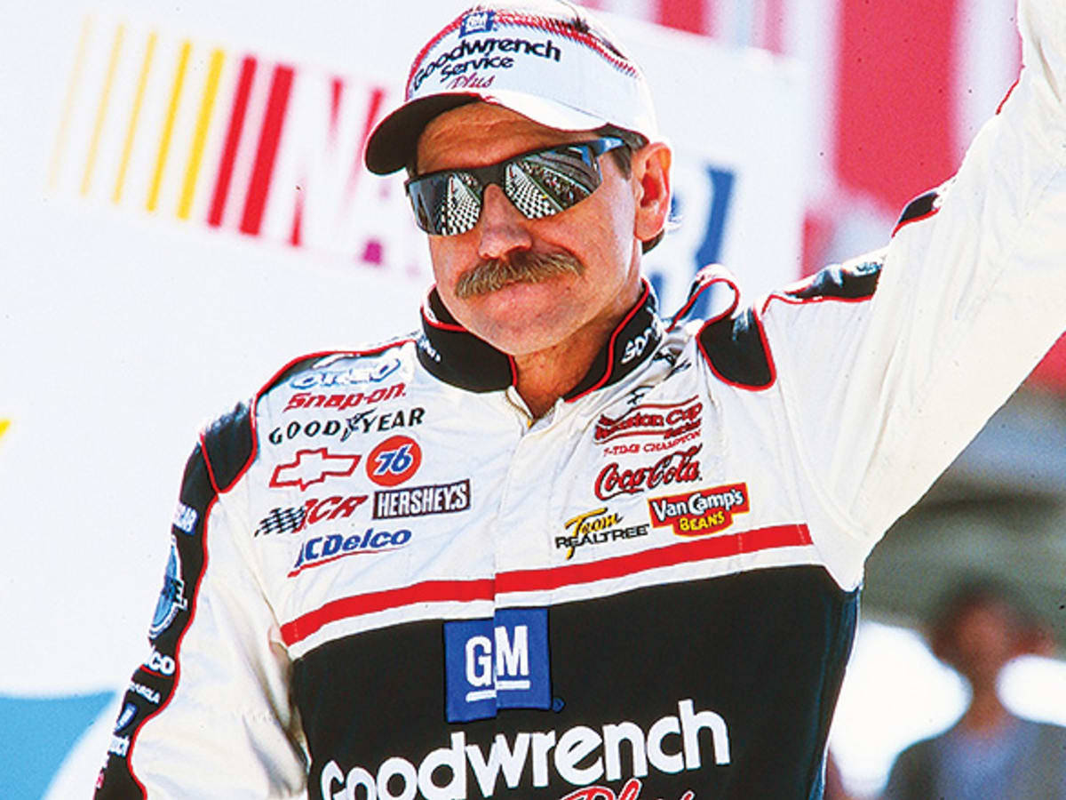 En NASCAR-driver med et mustasche og solbriller Wallpaper