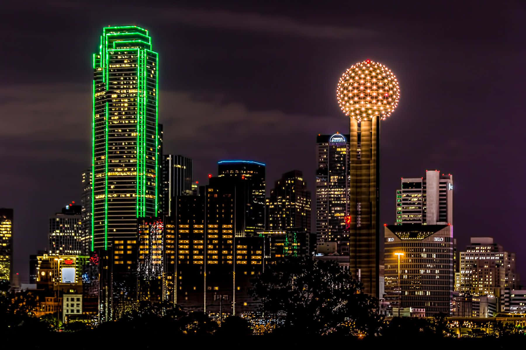 Reunion Tower In Dallas County Background
