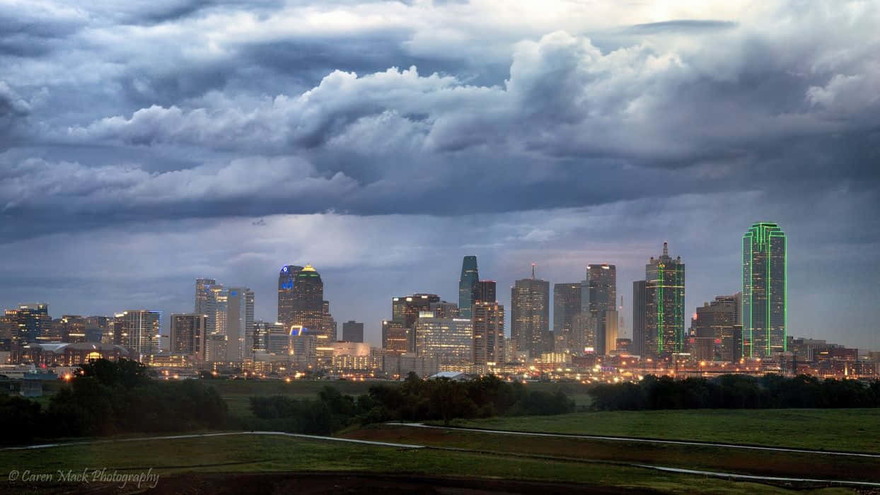 Denstore Dallas Skyline I Texas Wallpaper