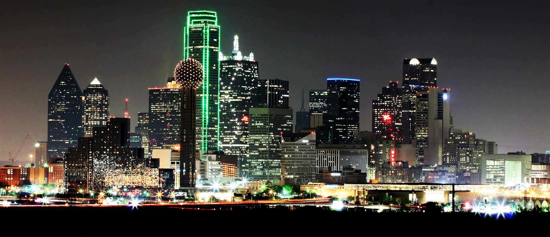 Vistaaérea De La Hermosa Ciudad De Dallas, Texas. Fondo de pantalla