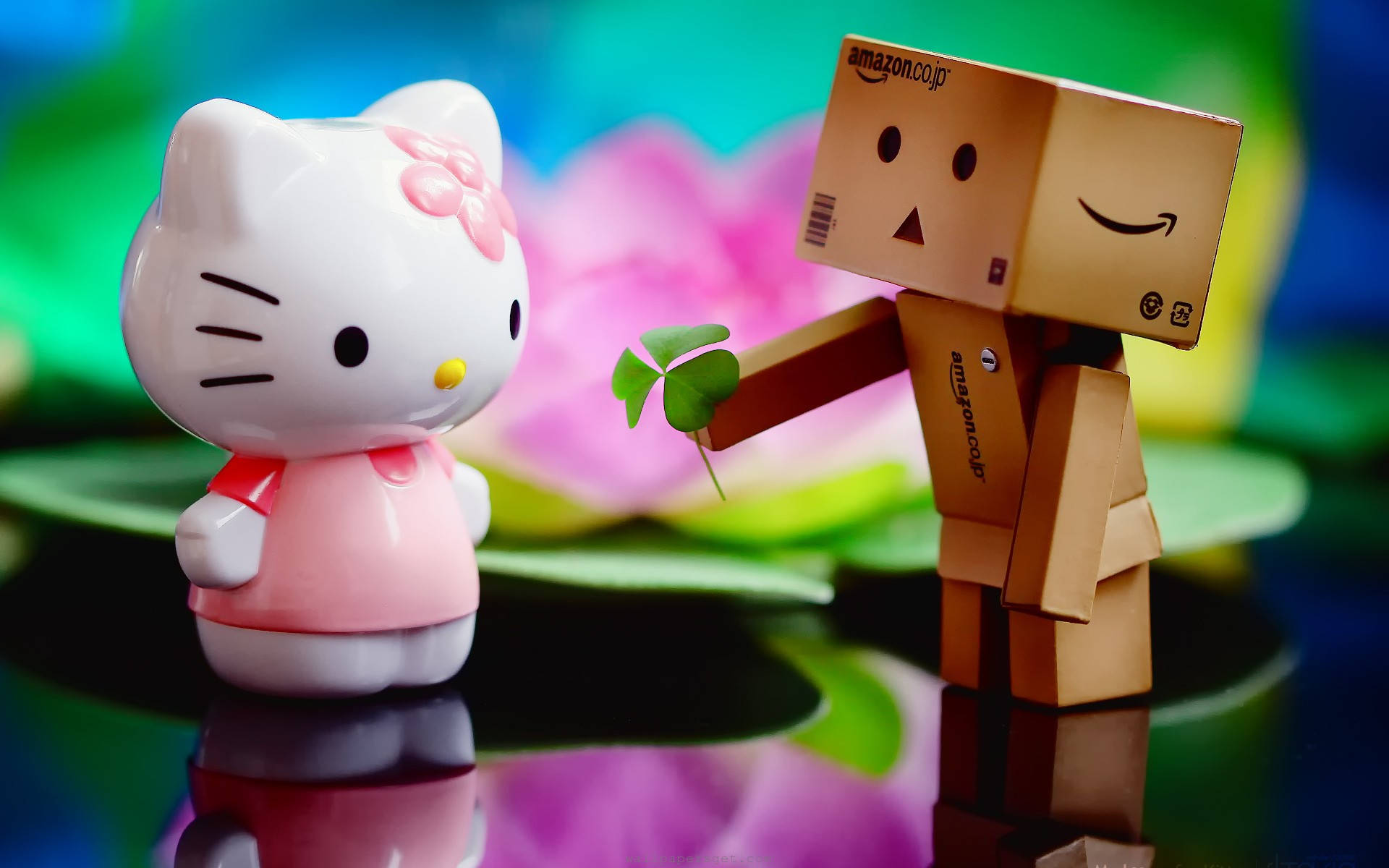Danbo With Hello Kitty Desktop Wallpaper