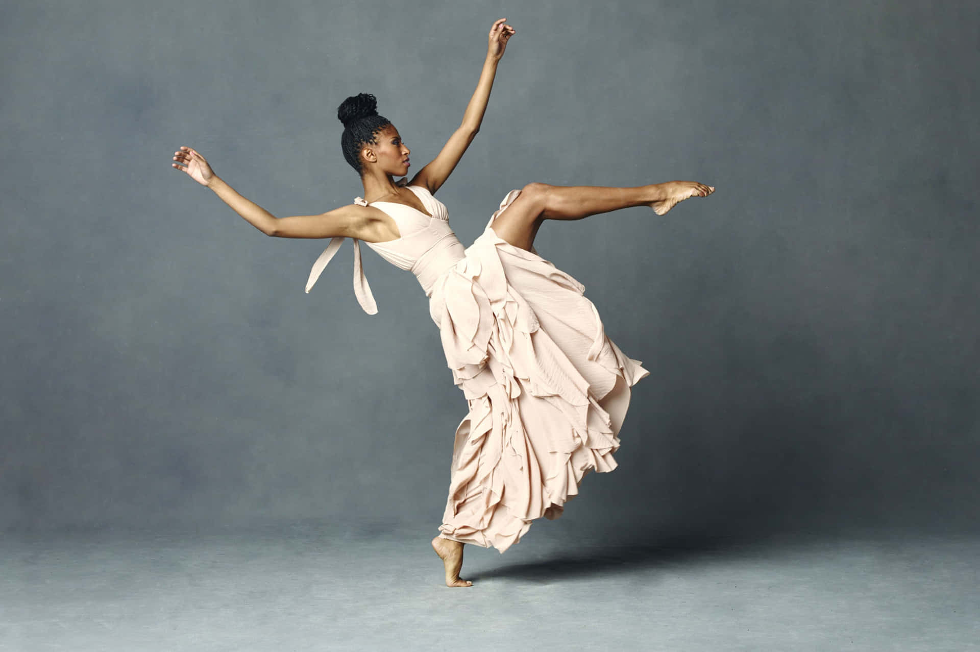Black Woman Dancer Pose Picture