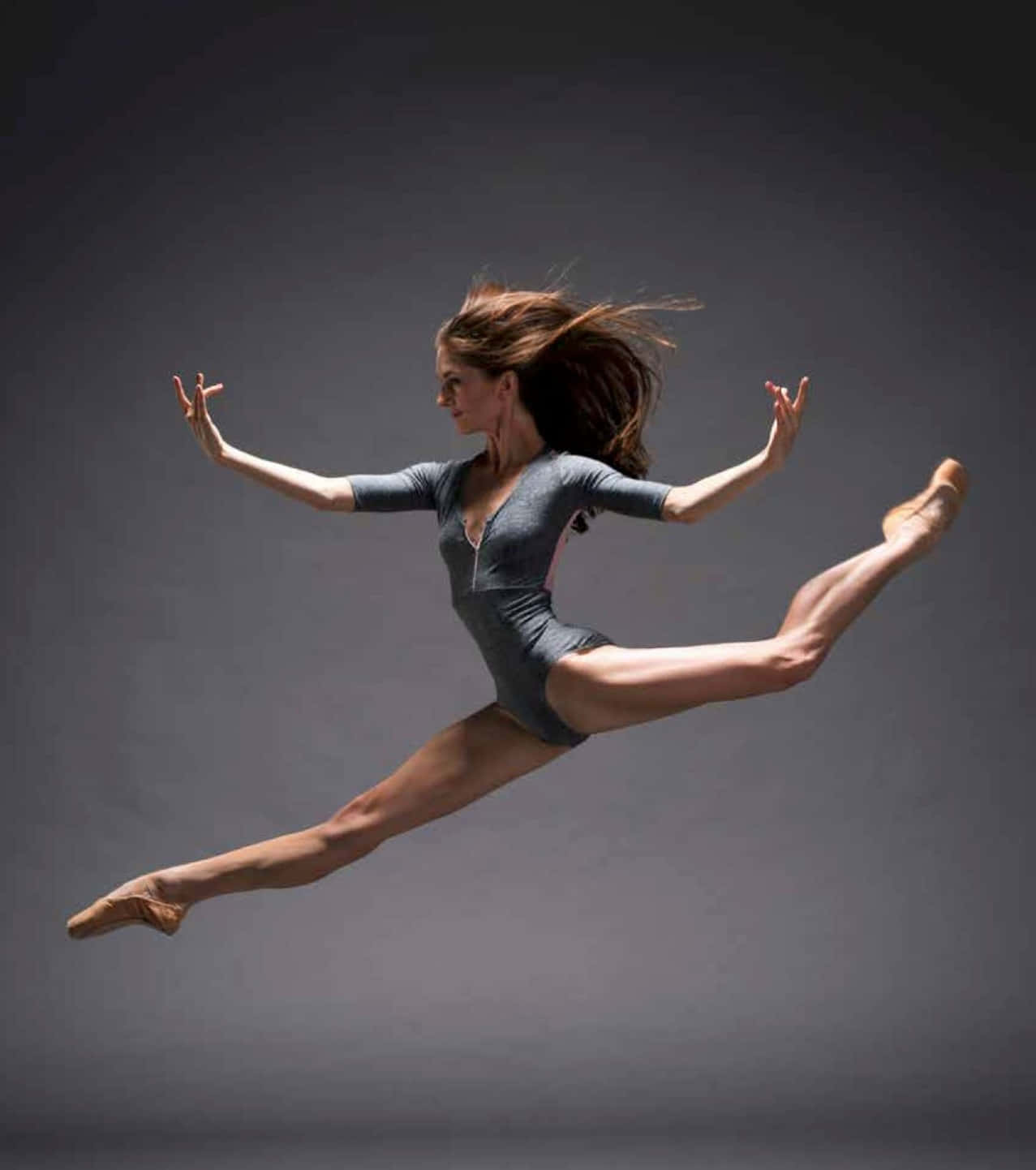 Immaginedi Un'adorabile Ballerina In Posa