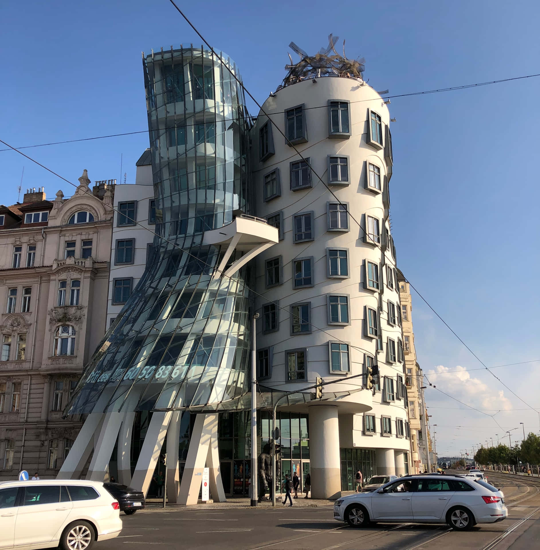 Dancing House In The Daytime Wallpaper