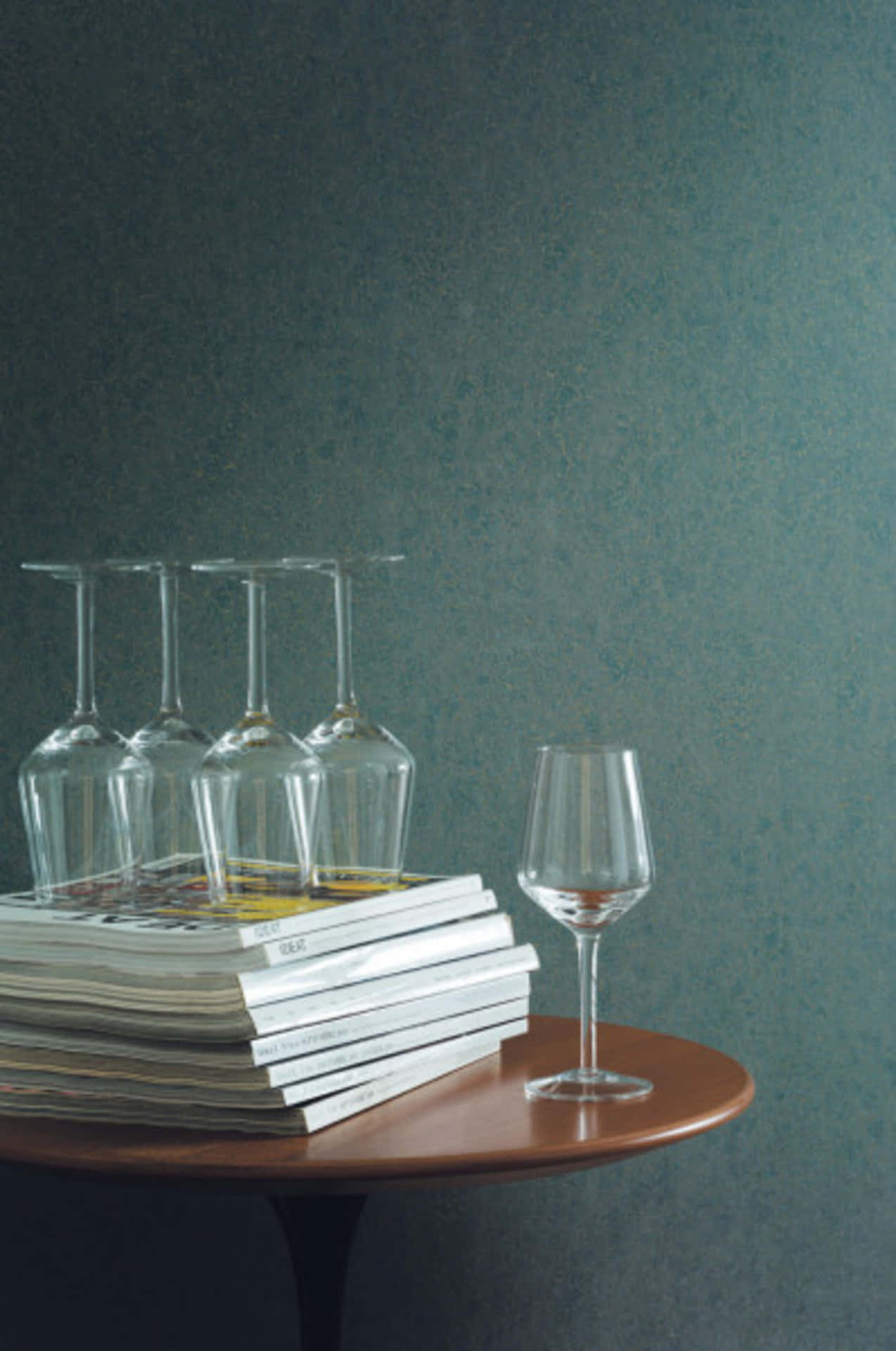 Dandy Wine Glasses Wallpaper