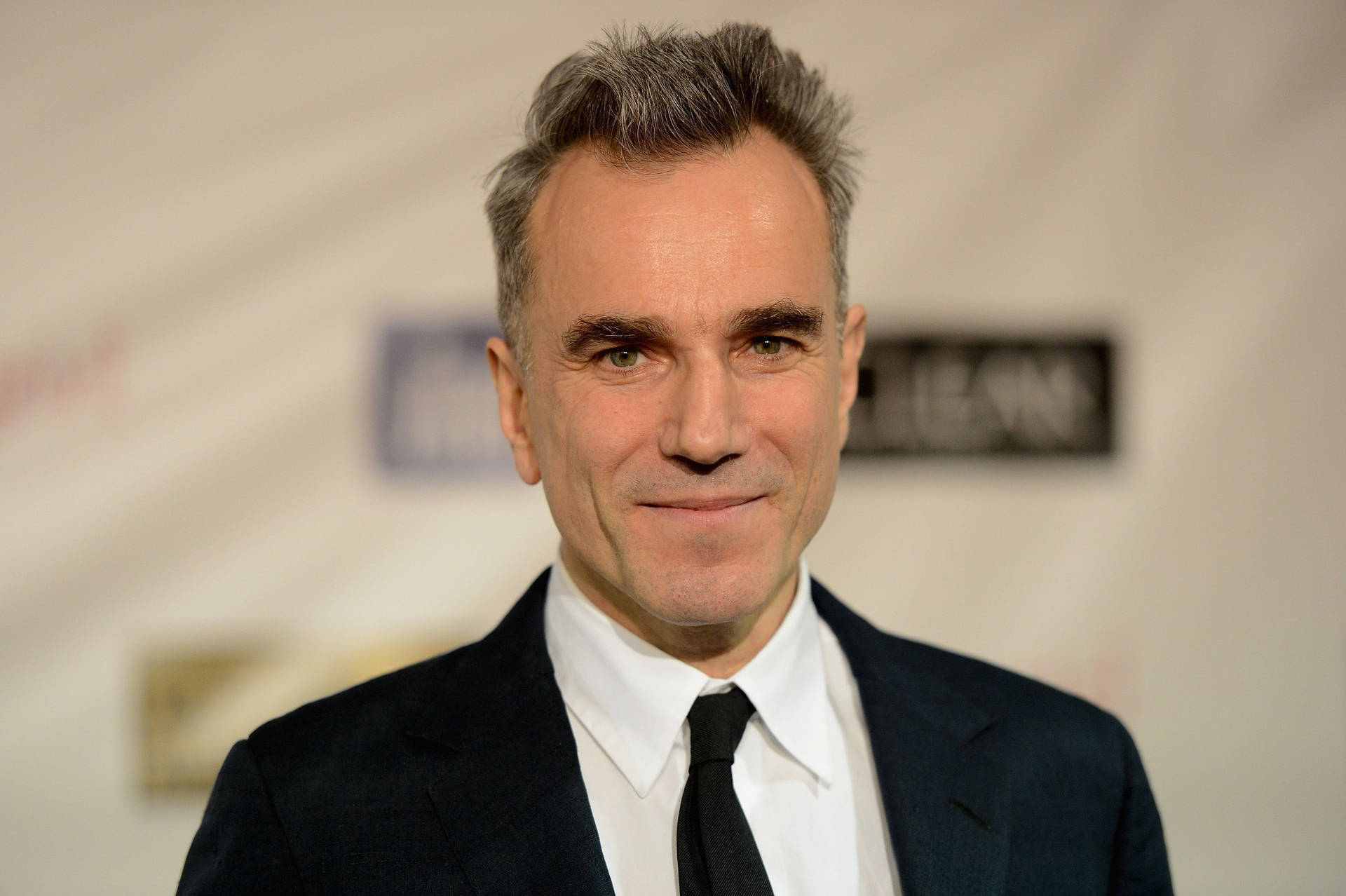 Caption: Daniel Day-Lewis in a James Bond style Wallpaper