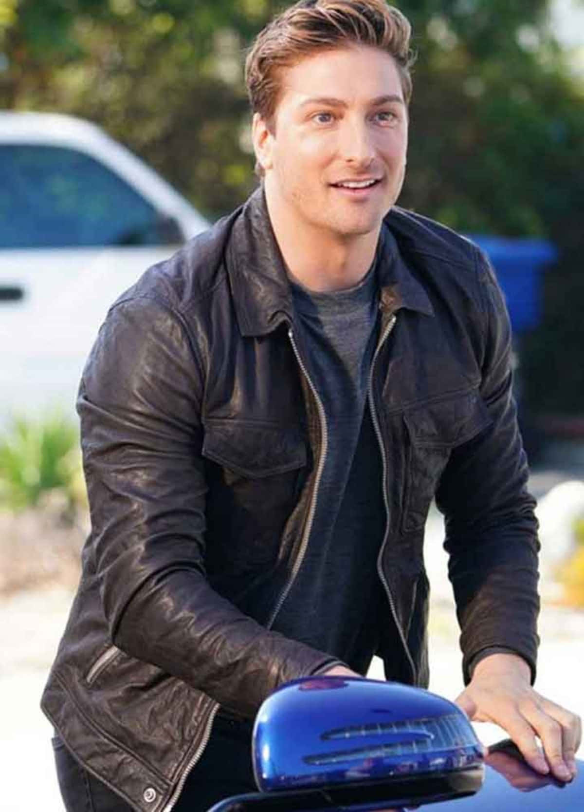 Daniel Lissing Leather Jacket Smile Wallpaper