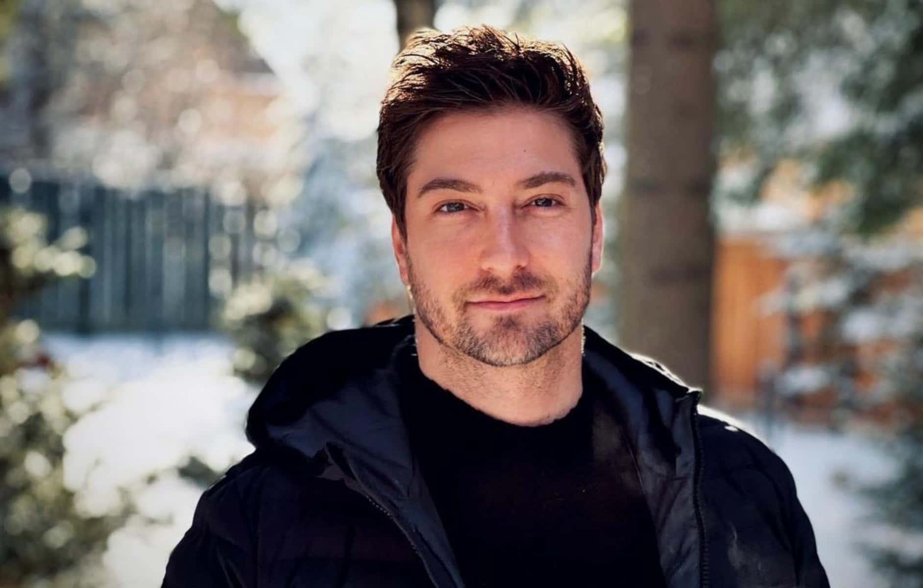 Daniel Lissing Winter Portrait Wallpaper