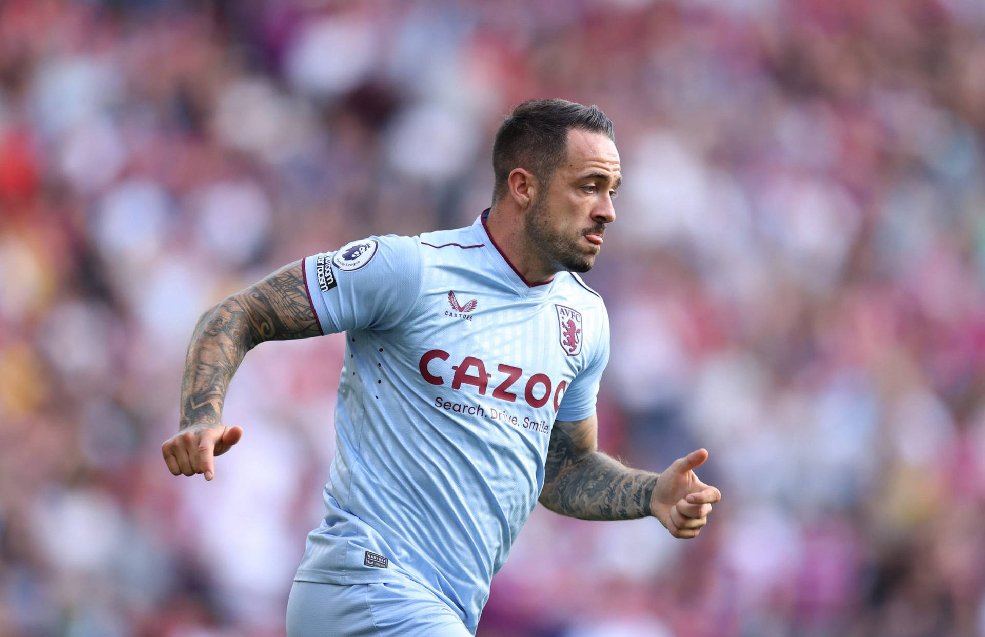 Danny Ings Concentrated Run Wallpaper