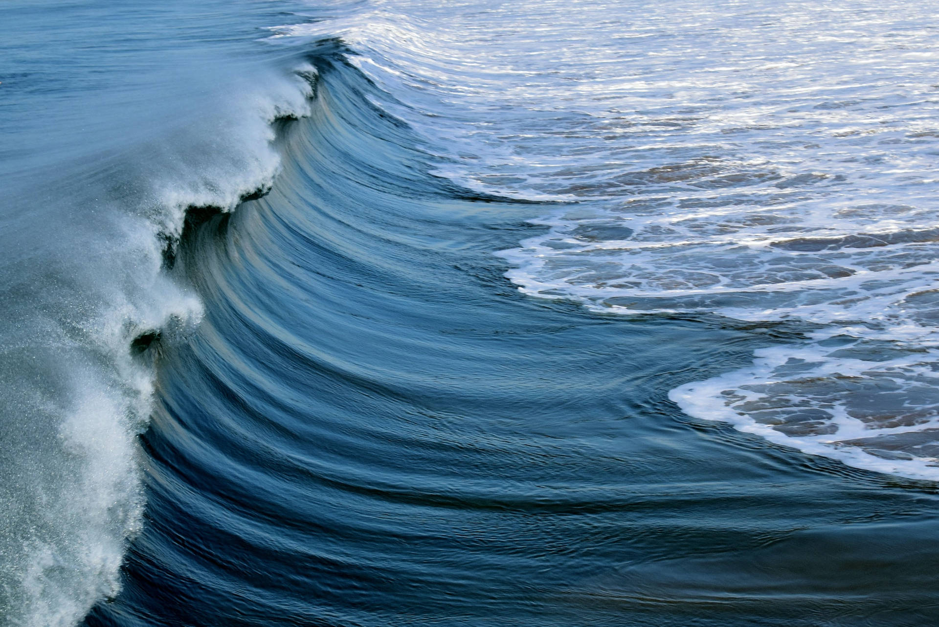 Dark Blue Ocean Waves Wallpaper