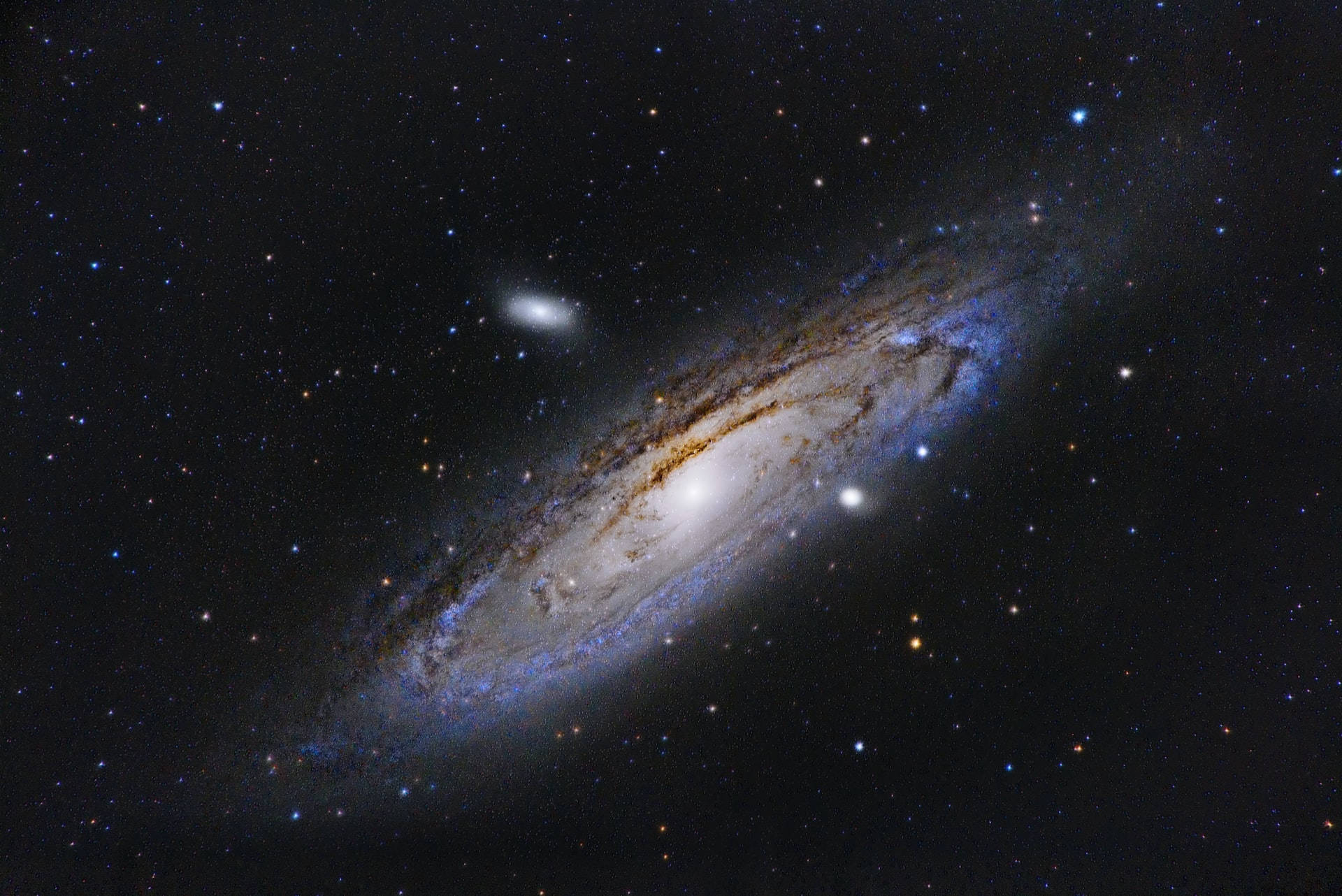 Dark Broad Sky Andromeda Galaxy Wallpaper