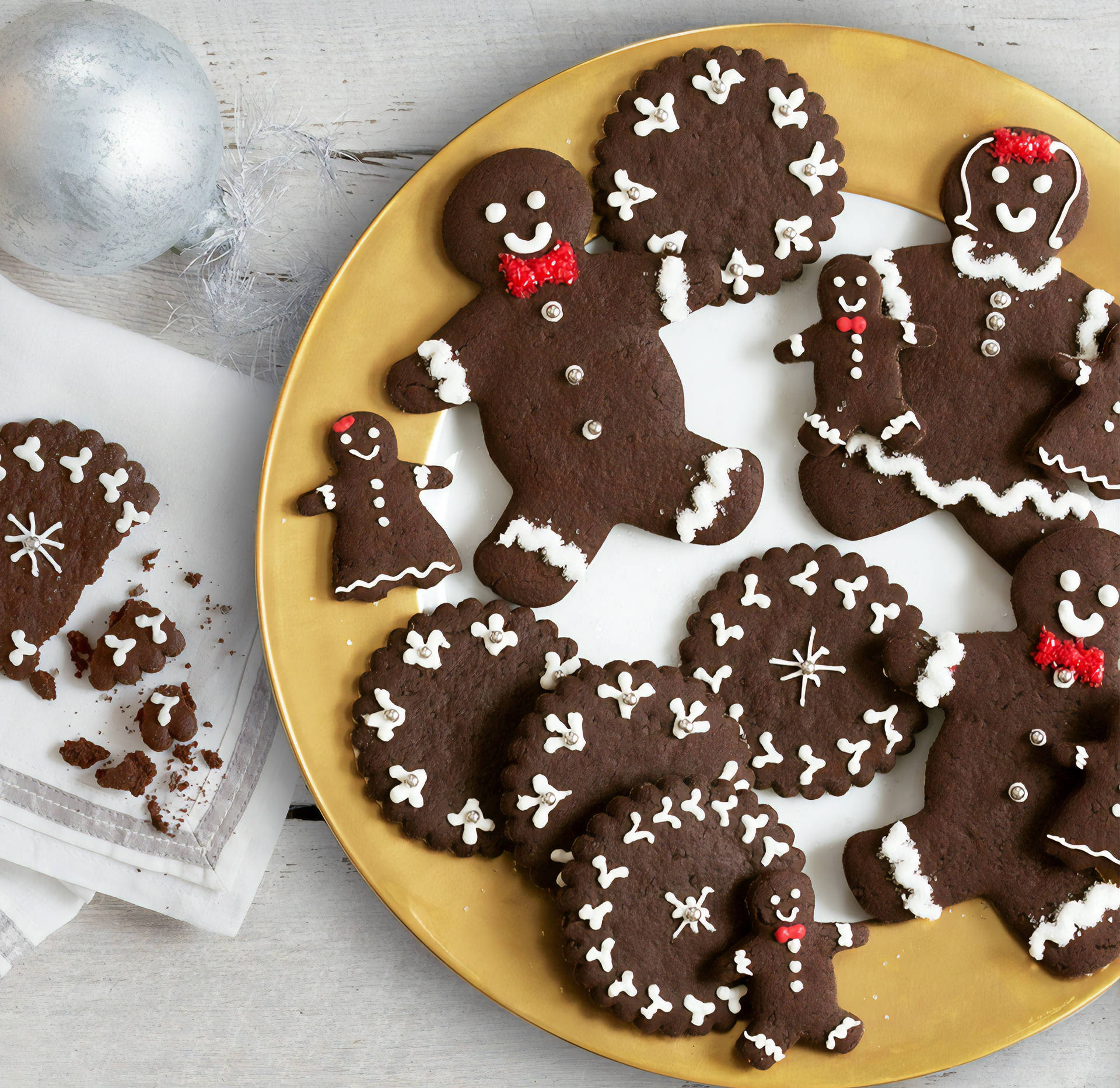 Dark Brown Gingerbread Cookies
