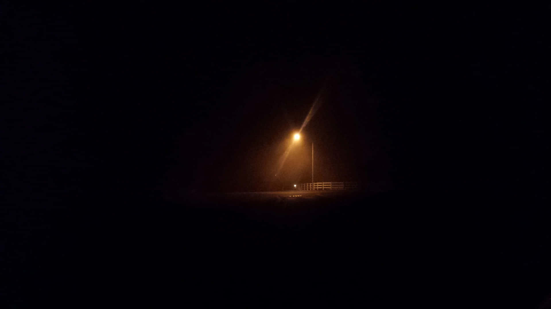 Misteriosocruce Oscuro De Noche. Fondo de pantalla