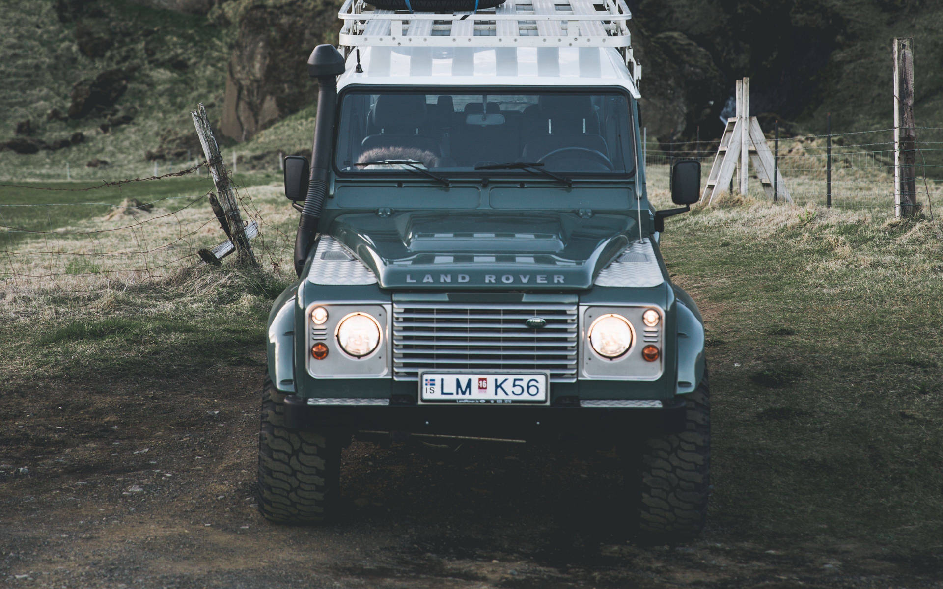 Dark Gray 4x4 Land Rover Picture