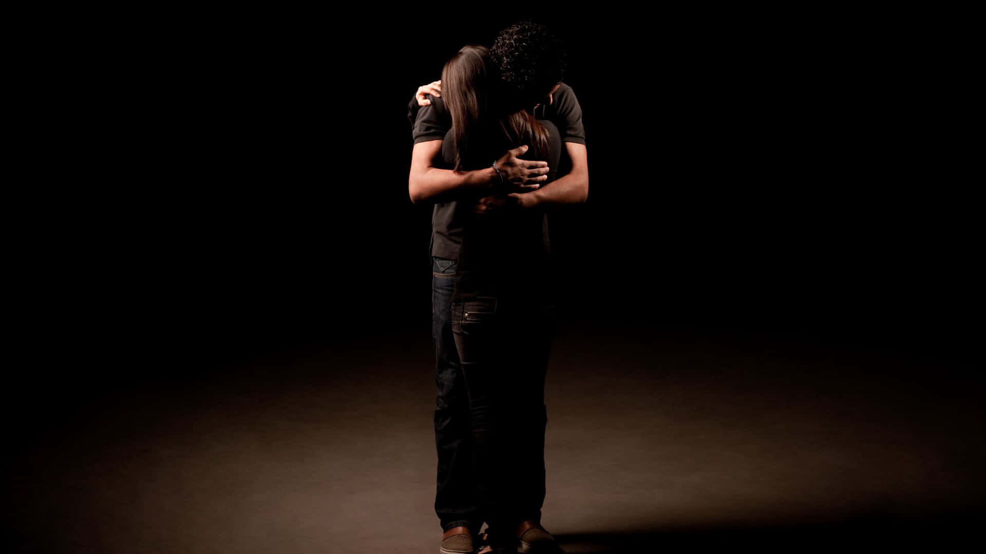 Dark Hugging Sad Couple Wallpaper