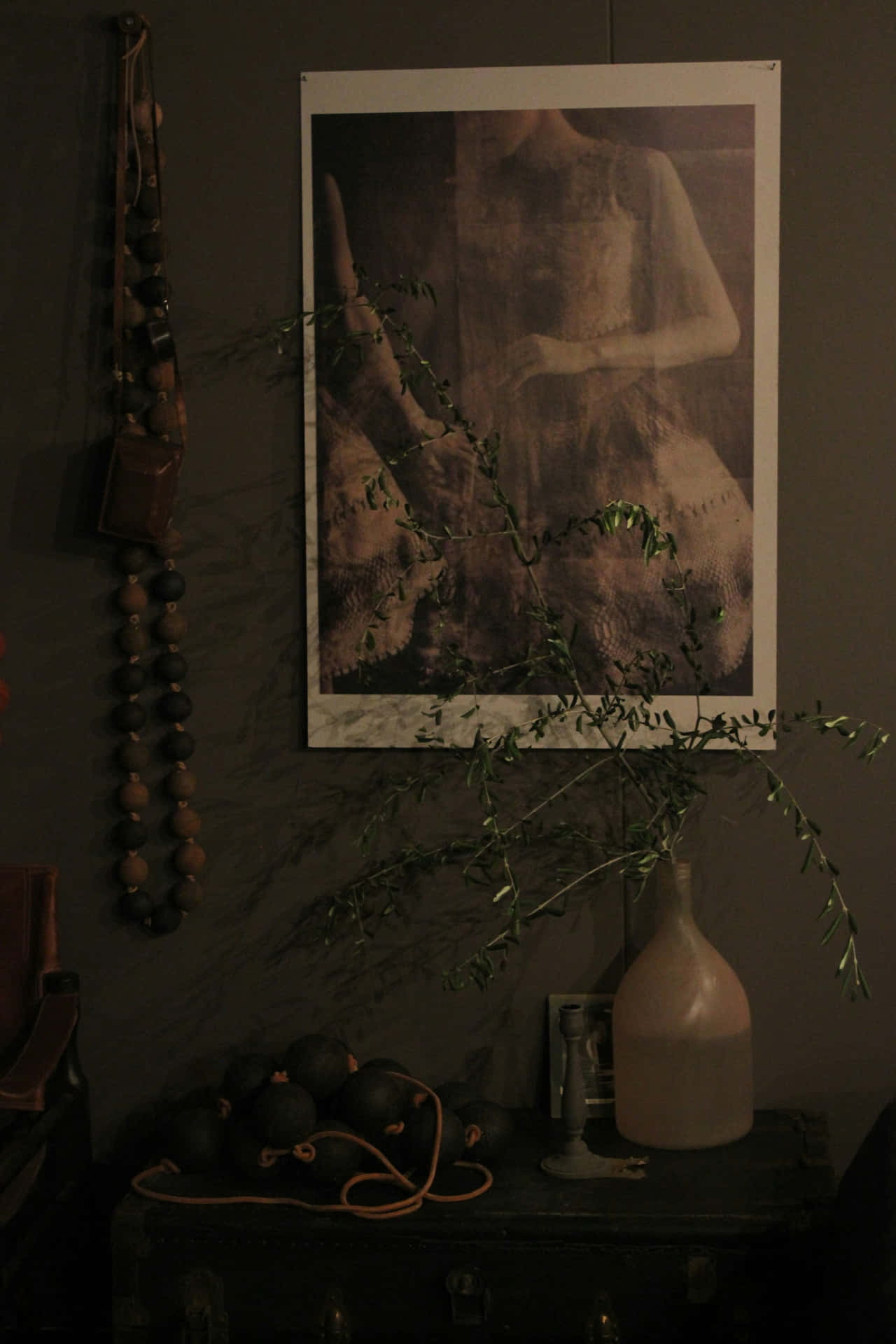 Intérieur Sombre Et Brumeux Avec Art Et Décor Fond d'écran