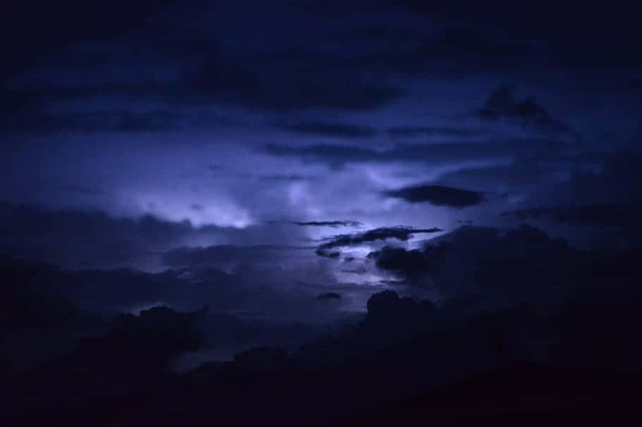 Mørk Stemningsfull Natt Himmel Bakgrunnsbildet