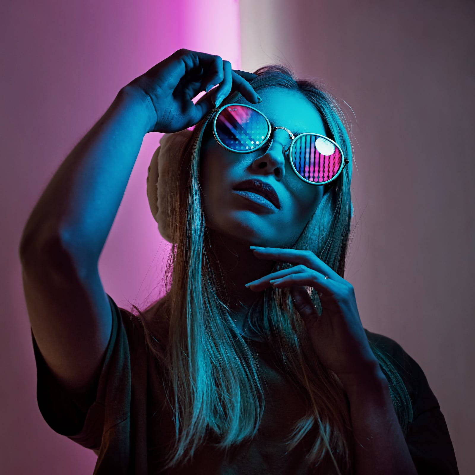 Dark Neon Iphone Woman Wearing Sunglasses Wallpaper