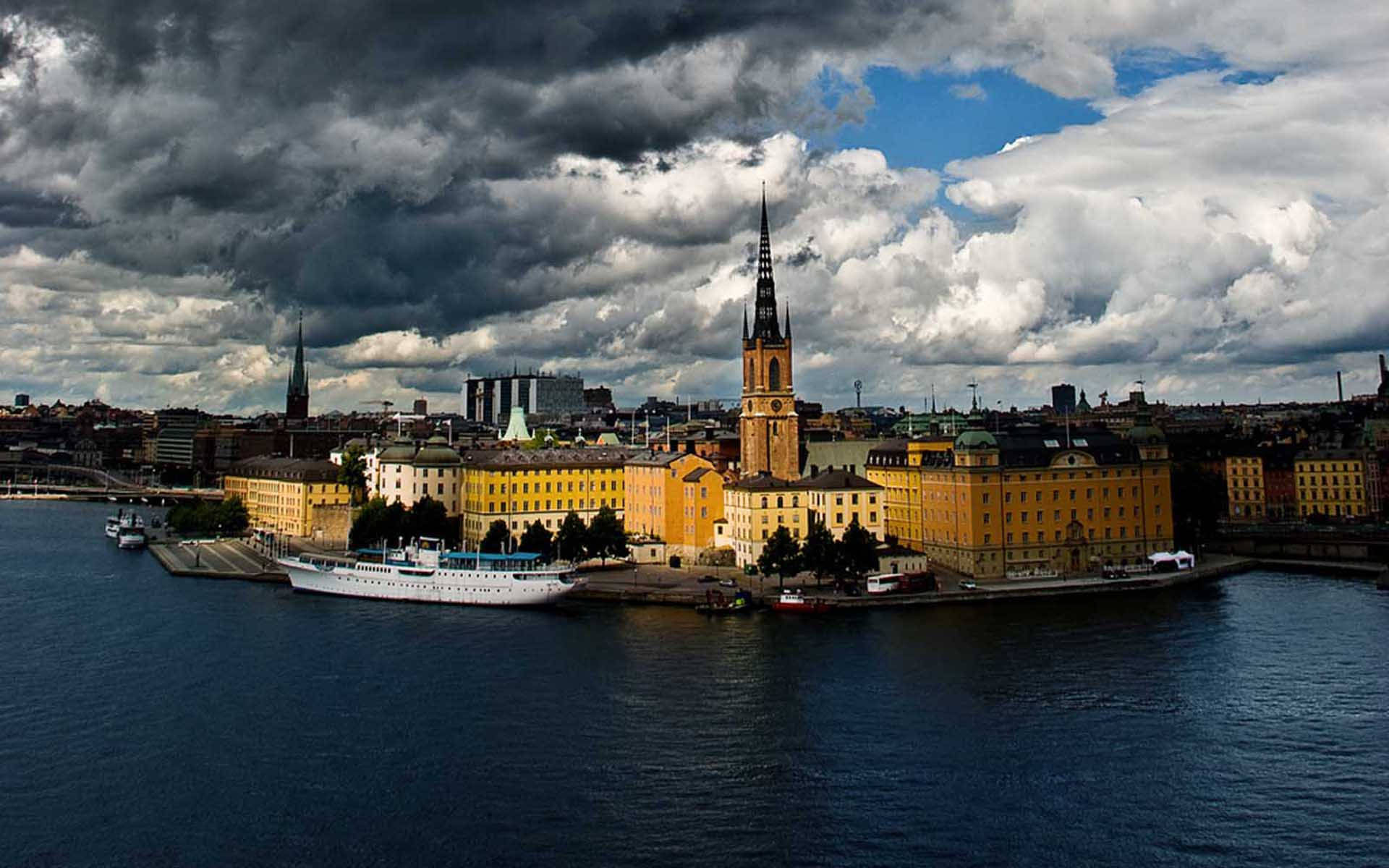 Dark Overcast In Stockholm Sweden Wallpaper