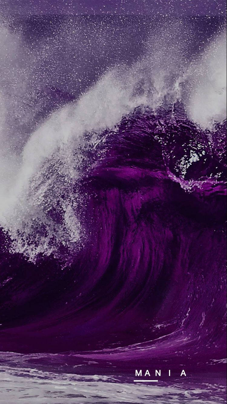 Feel the serenity of the peaceful ocean waves in mesmerizing dark purple. Wallpaper