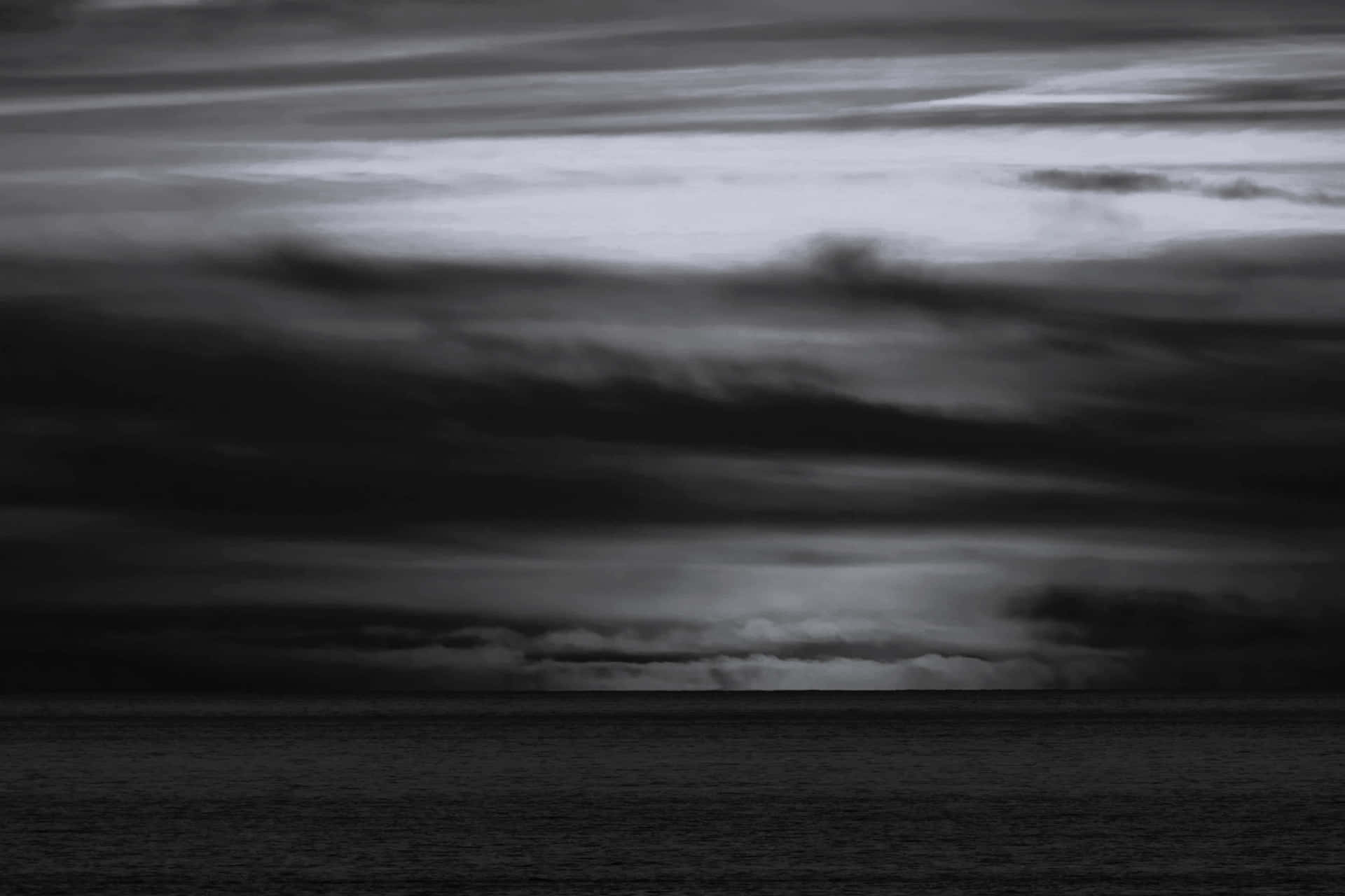 Dark Seaand Cloudy Sky Wallpaper