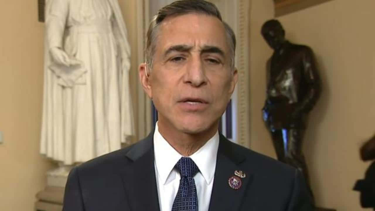 Darrell Issa With Statues Wallpaper