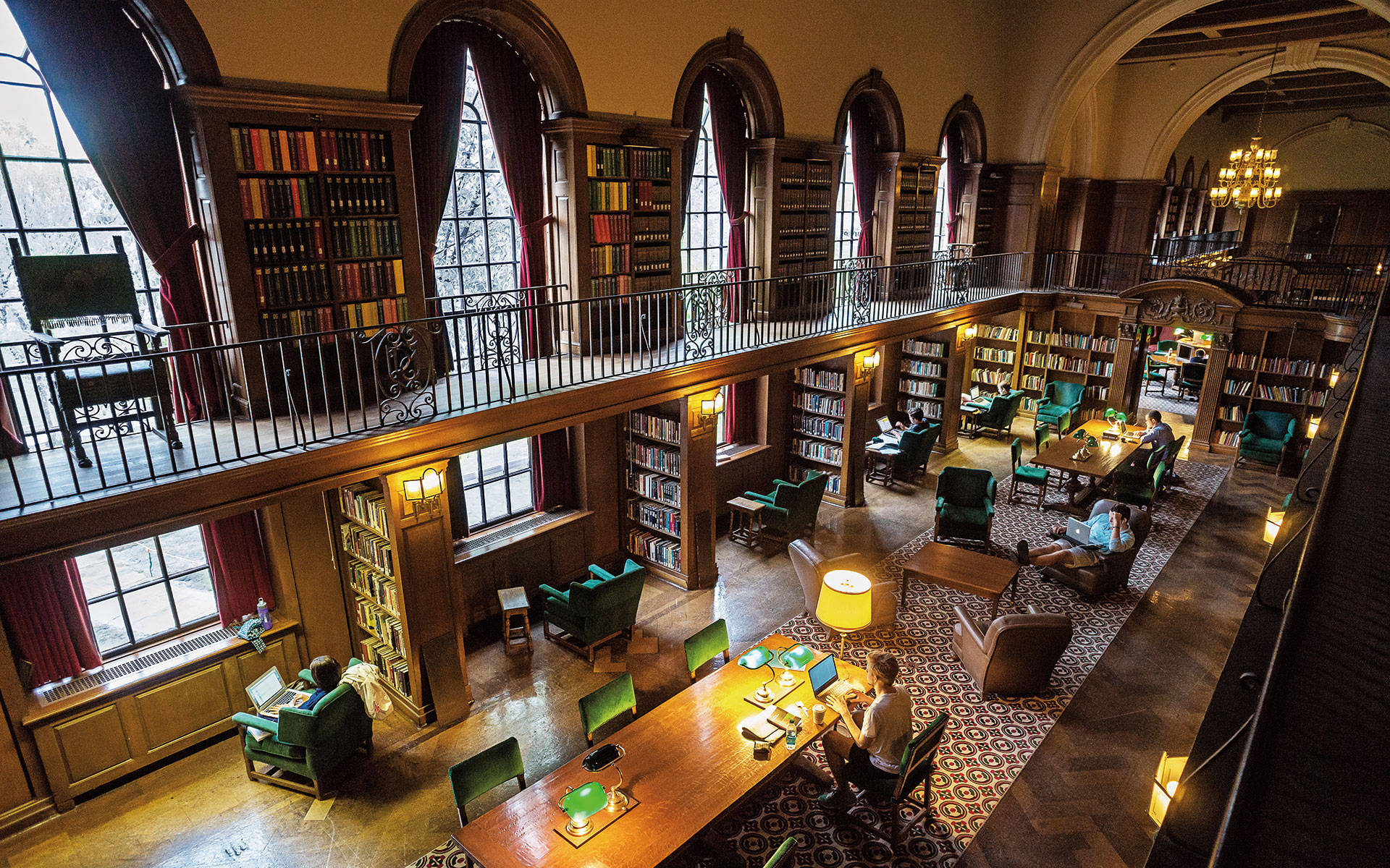 Interiorde La Biblioteca Baker-berry De La Universidad De Dartmouth Fondo de pantalla