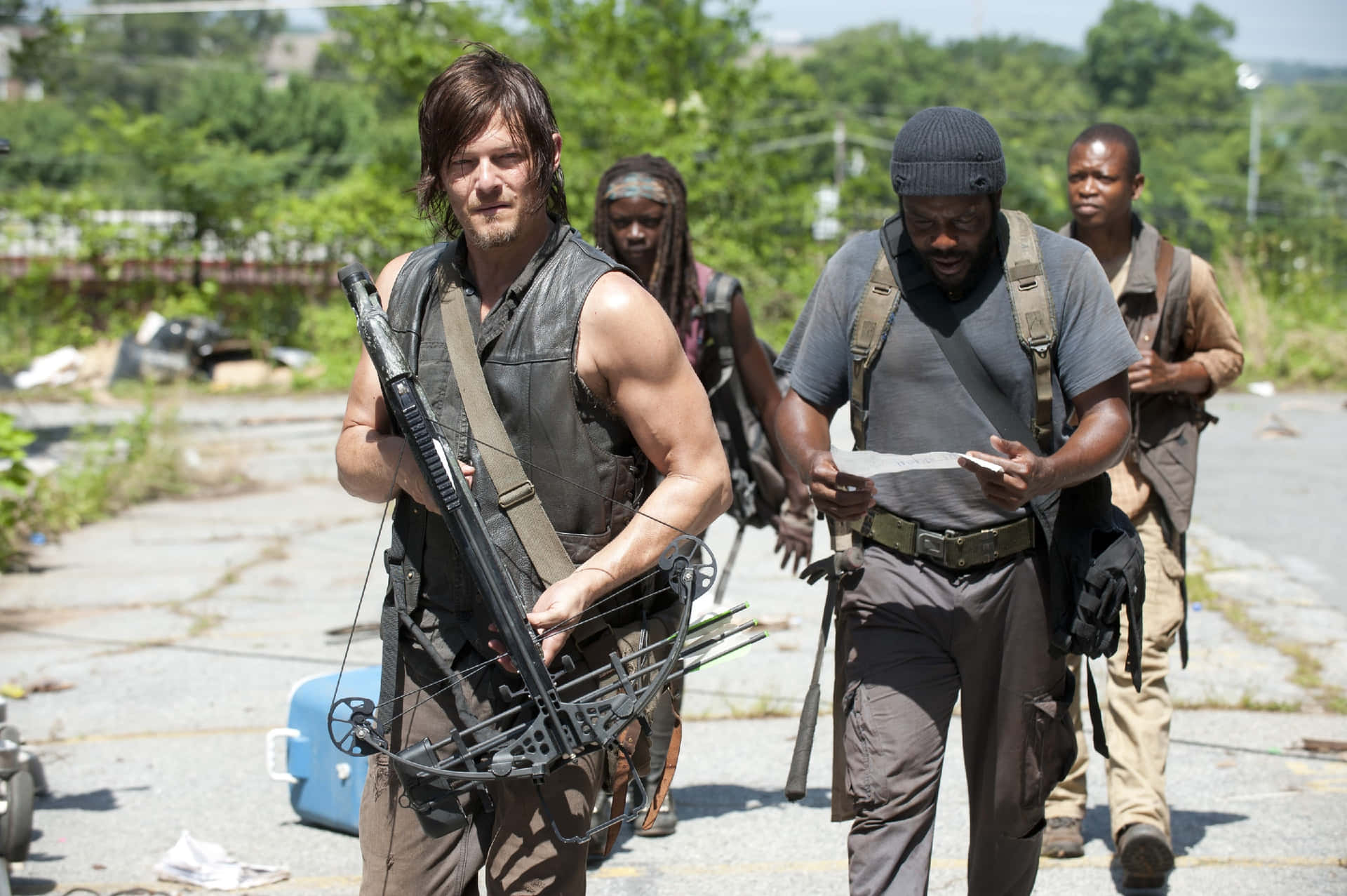 Daryl Dixon Leading Survivors Walking Dead Wallpaper