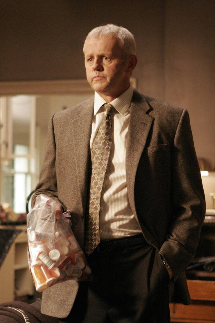 David Morse In A Brown Suit House Series Wallpaper